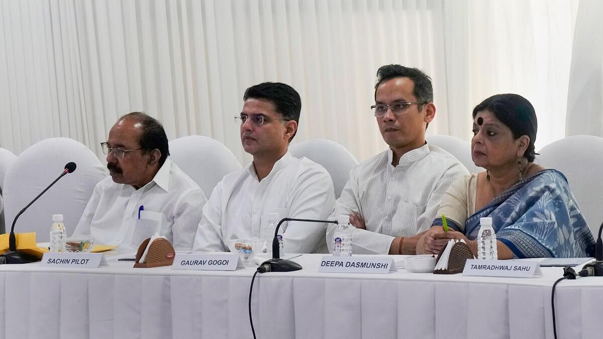 <div class="paragraphs"><p>Congress leaders Veerappa Moily, Sachin Pilot, Gaurav Gogoi and Deepa Dasmunshi during the Congress Working Committee meeting at the AICC Headquarters, in New Delhi, Monday, Oct. 9, 2023.</p></div>