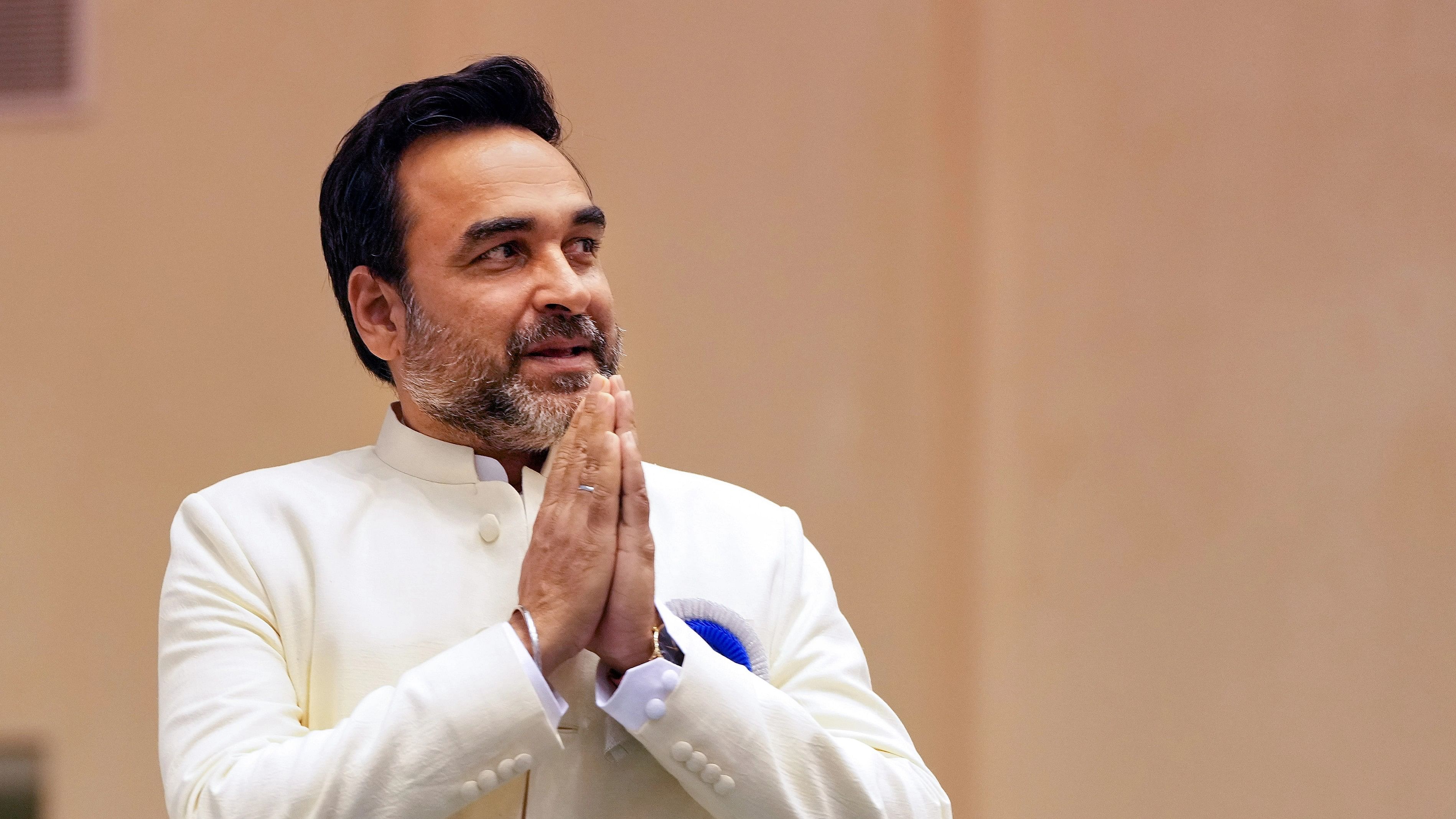 <div class="paragraphs"><p>New Delhi: Actor Pankaj Tripathi acknowledges the gathering during the 69th National Film Awards at Vigyan Bhavan, in New Delhi, Tuesday, Oct. 17, 2023. Tripathi received the Best Supporting Actor award for the movie Mimi. </p></div>