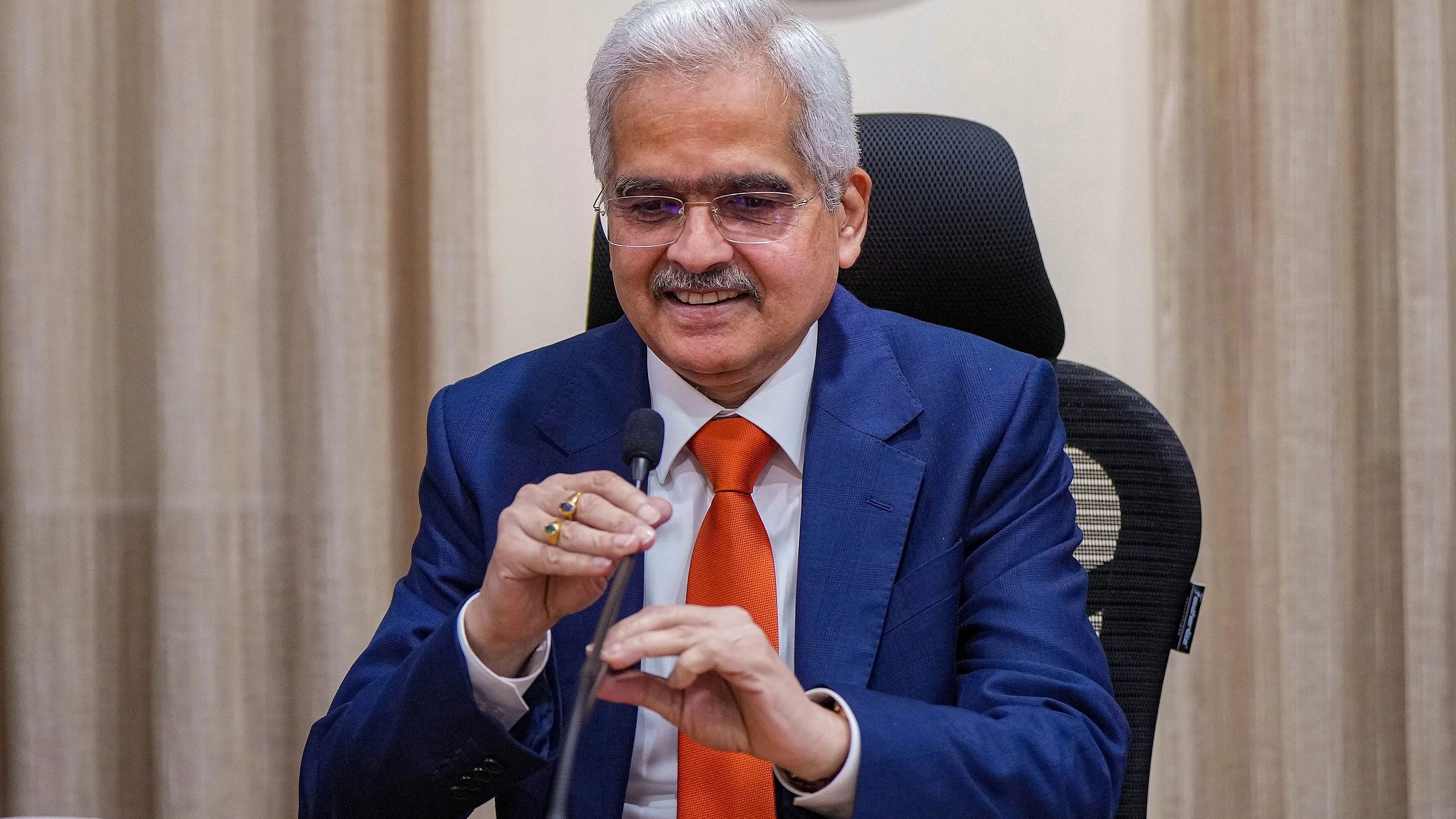 <div class="paragraphs"><p>Reserve Bank of India (RBI) Governor Shaktikanta Das arrives to address a press conference on monetary policy statement, at the RBI headquarters in Mumbai, Friday, Oct. 6, 2023.</p></div>