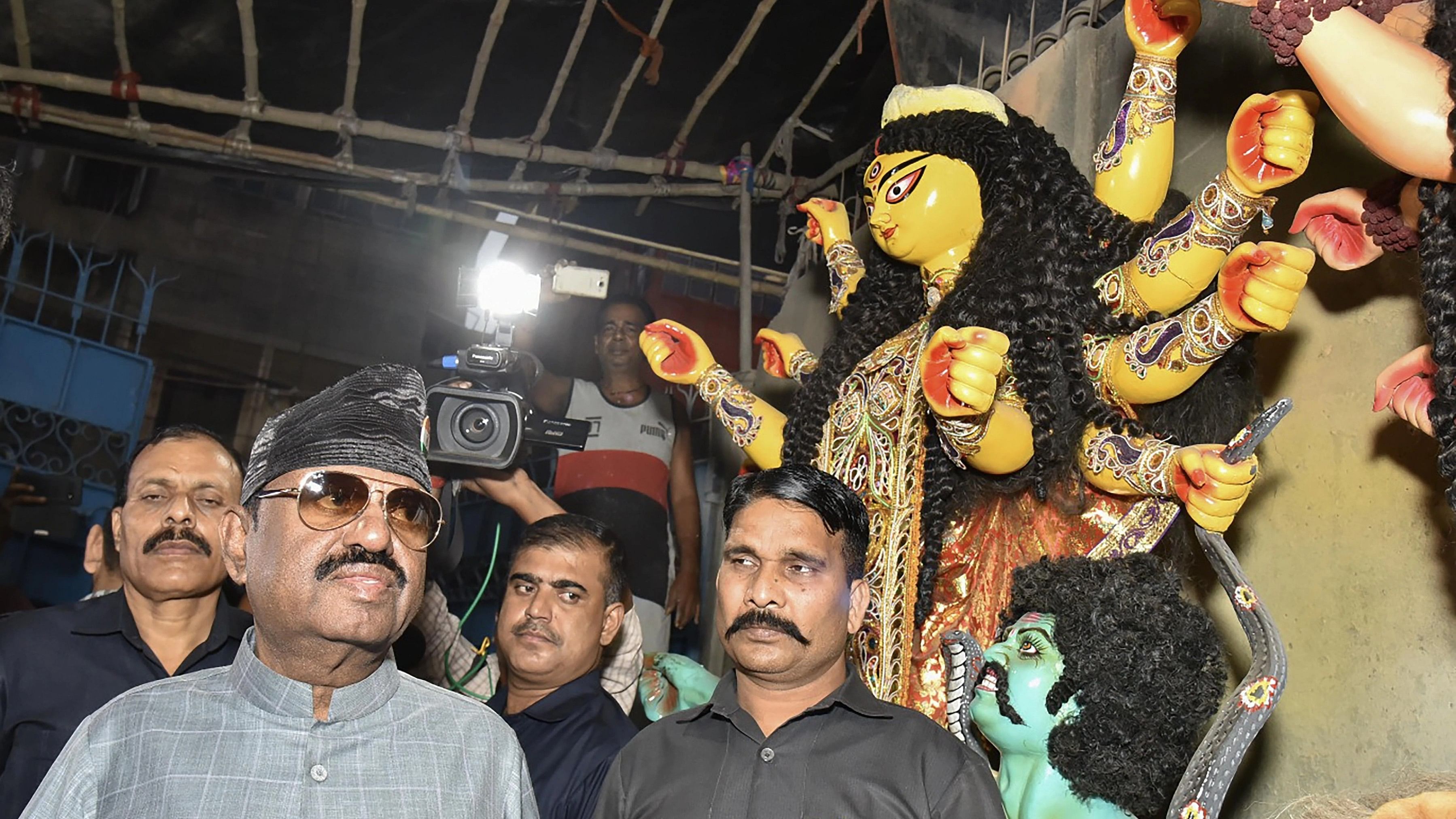 <div class="paragraphs"><p>Kolkata: West Bengal Governor CV Ananda Bose visits a puja pandal during Durga Puja celebrations, in Kolkata.</p></div>