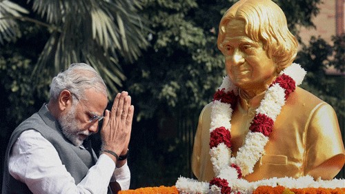 <div class="paragraphs"><p>Prime Minister Narendra Modi&nbsp;paid tributes to A P J Abdul Kalam.</p></div>