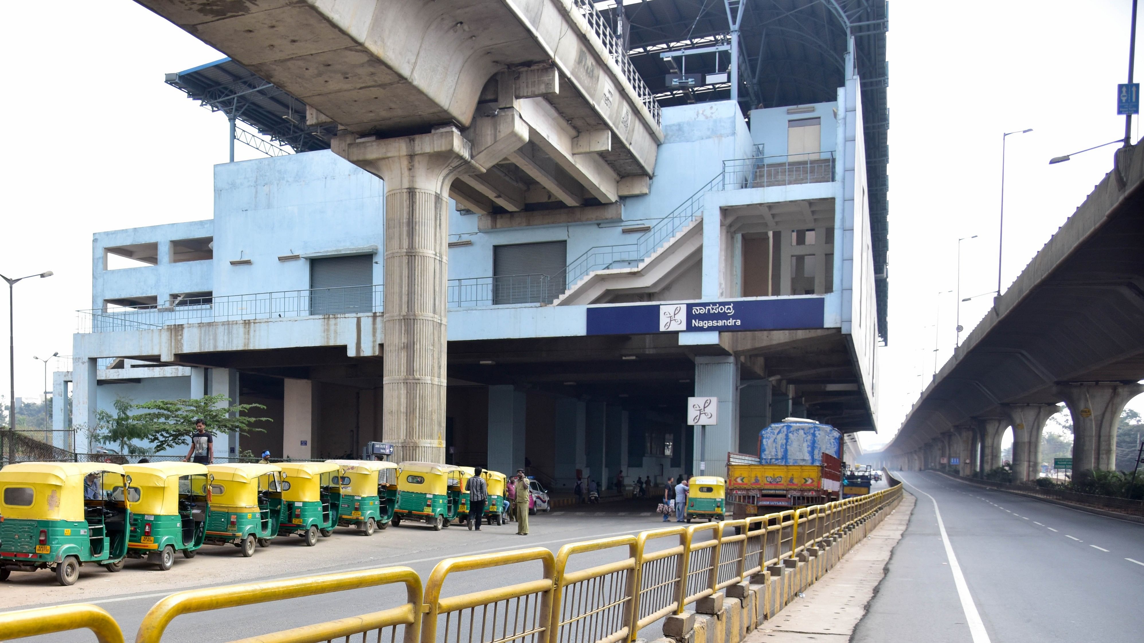 <div class="paragraphs"><p>Auto-rickshaws lined up for  commuters.&nbsp;</p></div>