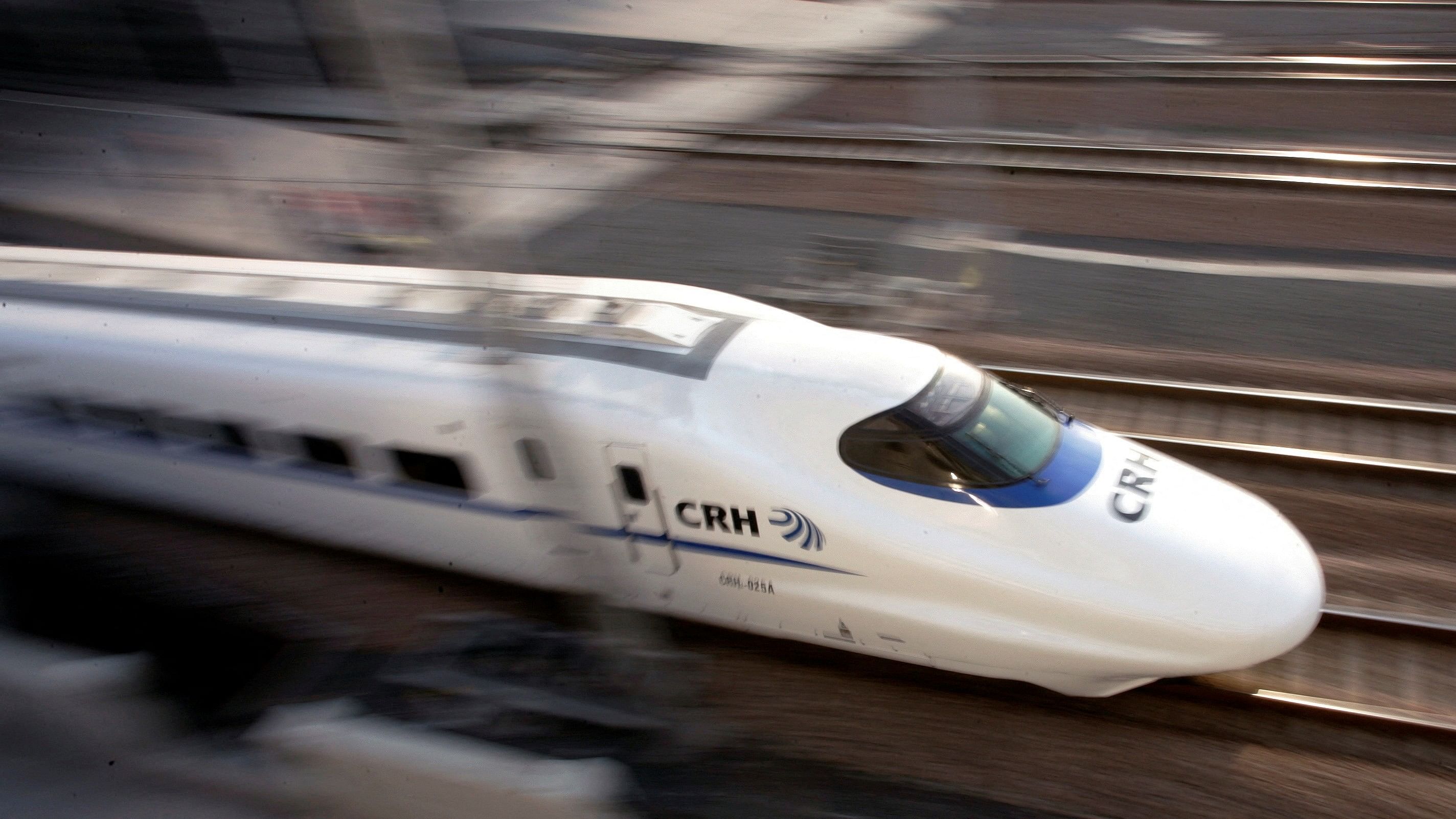 <div class="paragraphs"><p>A bullet train.</p></div>