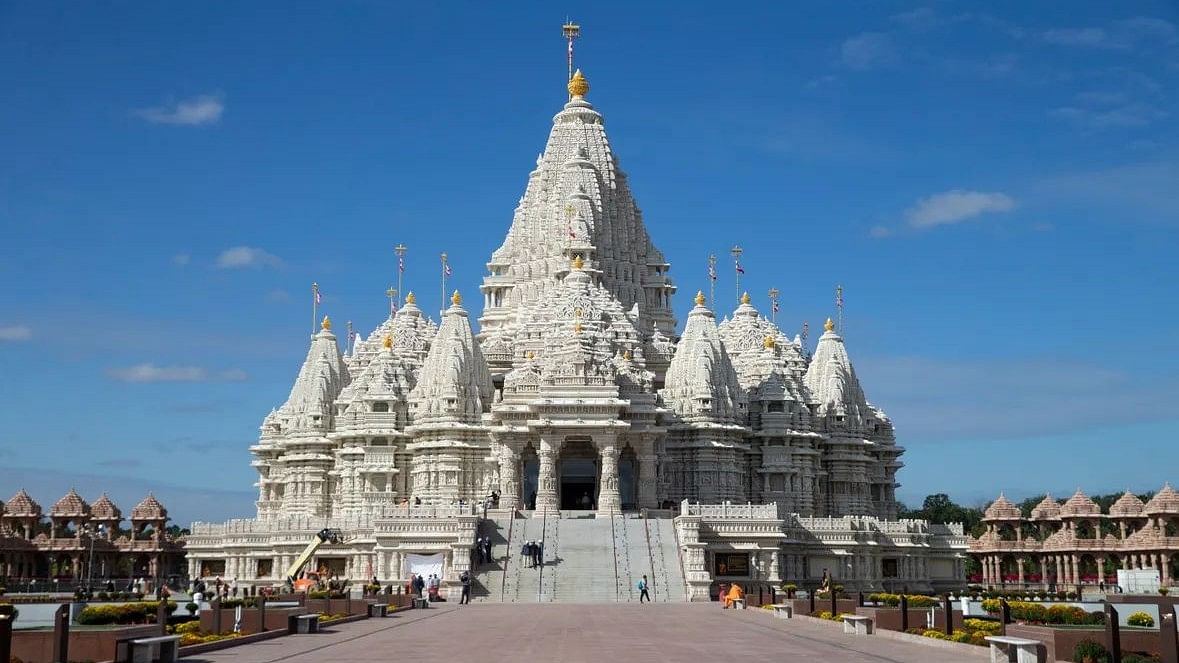 <classe div="paragraphes"></p>
<p>BAPS Swaminarayan Akshardham, the largest Hindu temple in the United States</p>
</div>
<p>“/></p>
<div class=