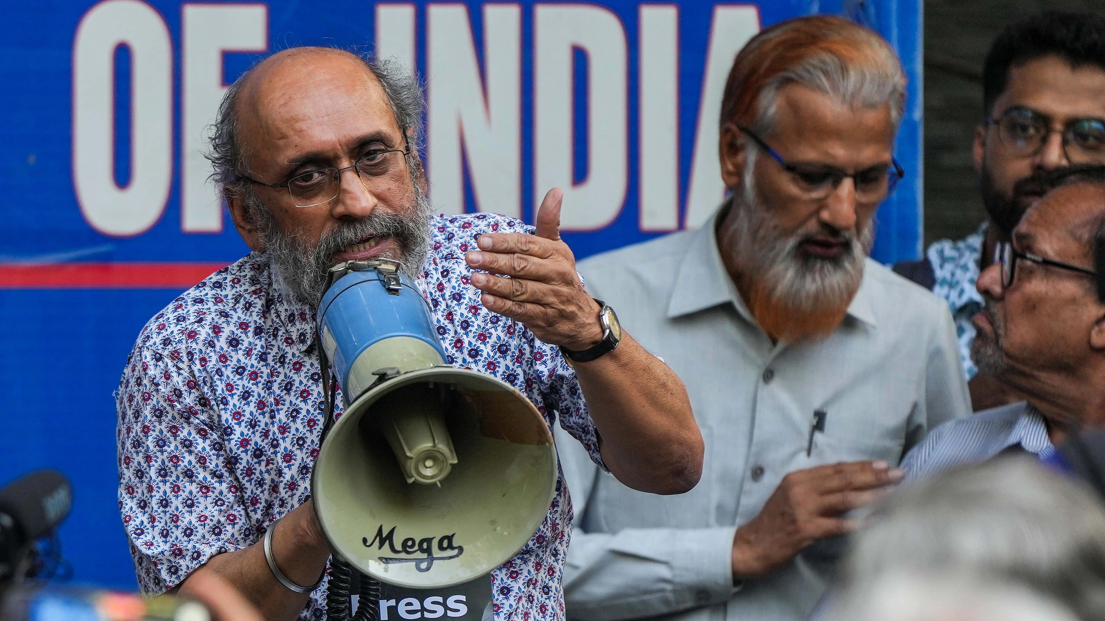 <div class="paragraphs"><p>Senior journalist Paranjoy Guha Thakurta during a protest organised by journalists over Police actions on news portal NewsClick, at Press Club of India in New Delhi.</p></div>