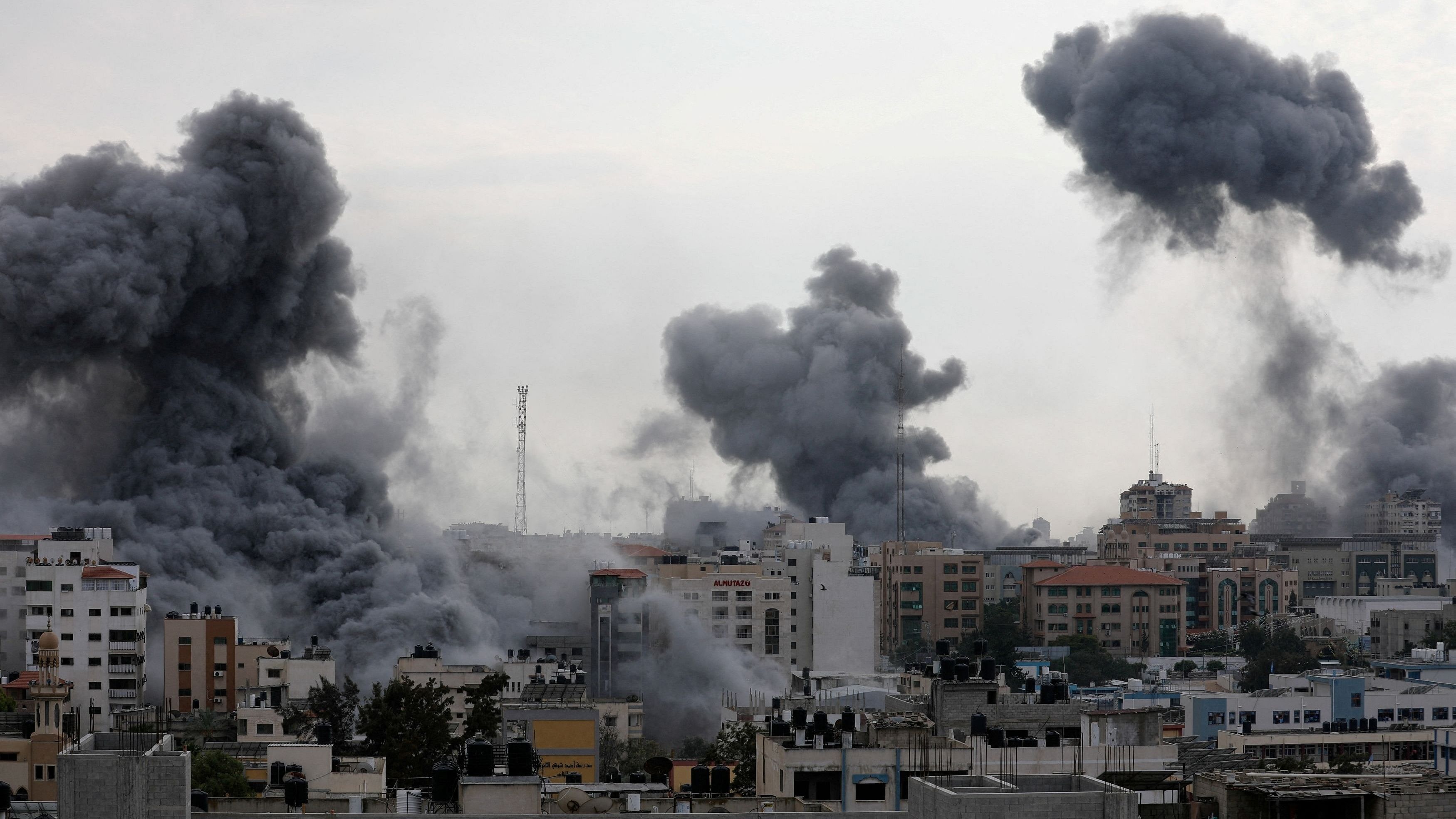 <div class="paragraphs"><p>Smoke rises following Israeli strikes in Gaza, October 9, 2023.</p></div>