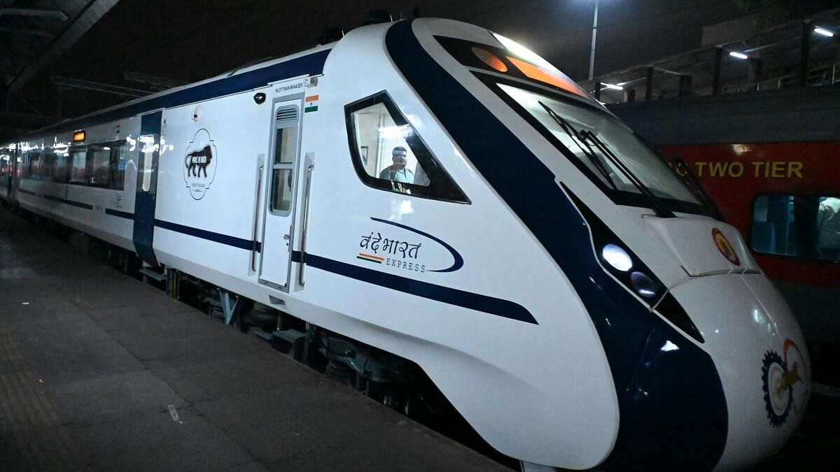 <div class="paragraphs"><p>Bengaluru-Dharwad 'Vande Bharat Express' train.</p></div>