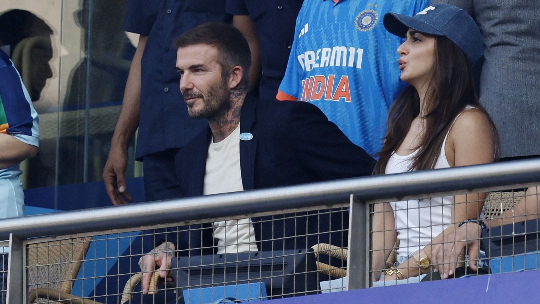 <div class="paragraphs"><p>Former football player David Beckham with Bollywood actress Kiara Advani in the stands during the match.</p></div>