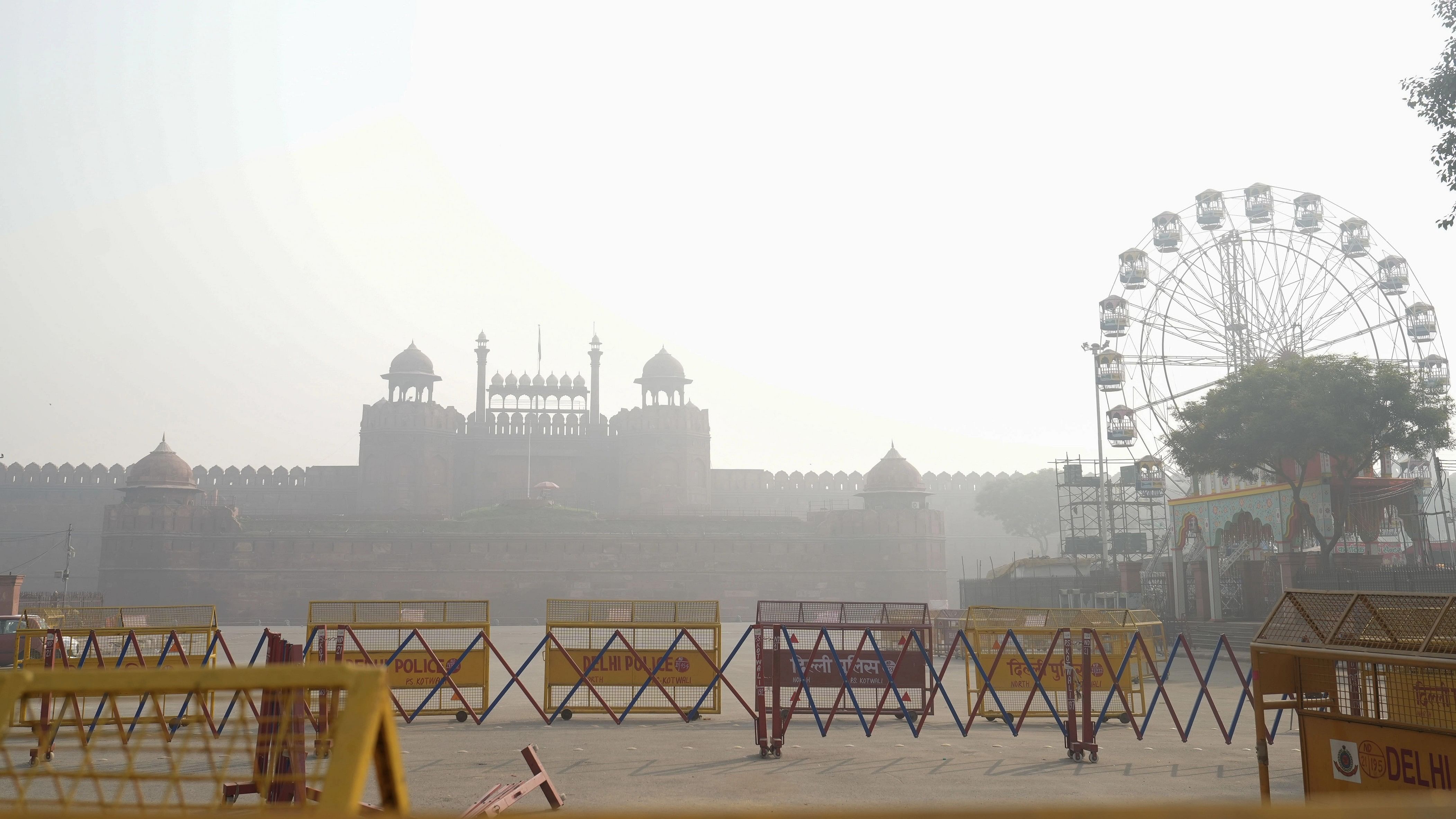 <div class="paragraphs"><p>Red Fort engulfed in smog, in New Delhi, Monday, Nov. 6, 2023. Pollution levels in Delhi-NCR on Monday morning were recorded around seven to eight times above the government-prescribed safe limit. </p></div>