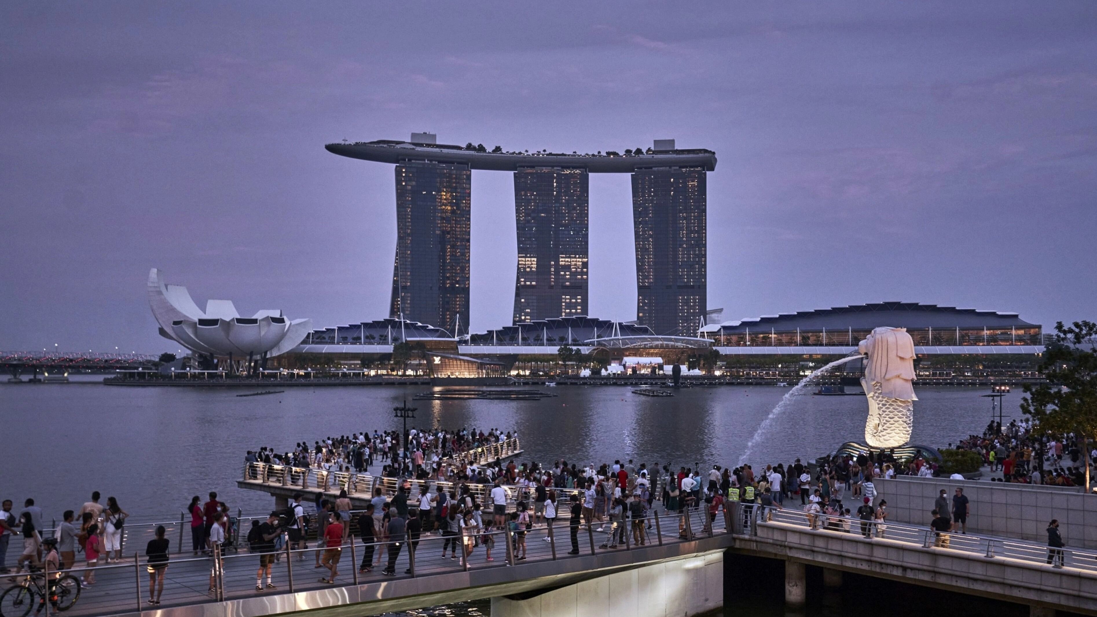 <div class="paragraphs"><p>The Merlion and Marina Bay Sands in Singapore.</p></div>