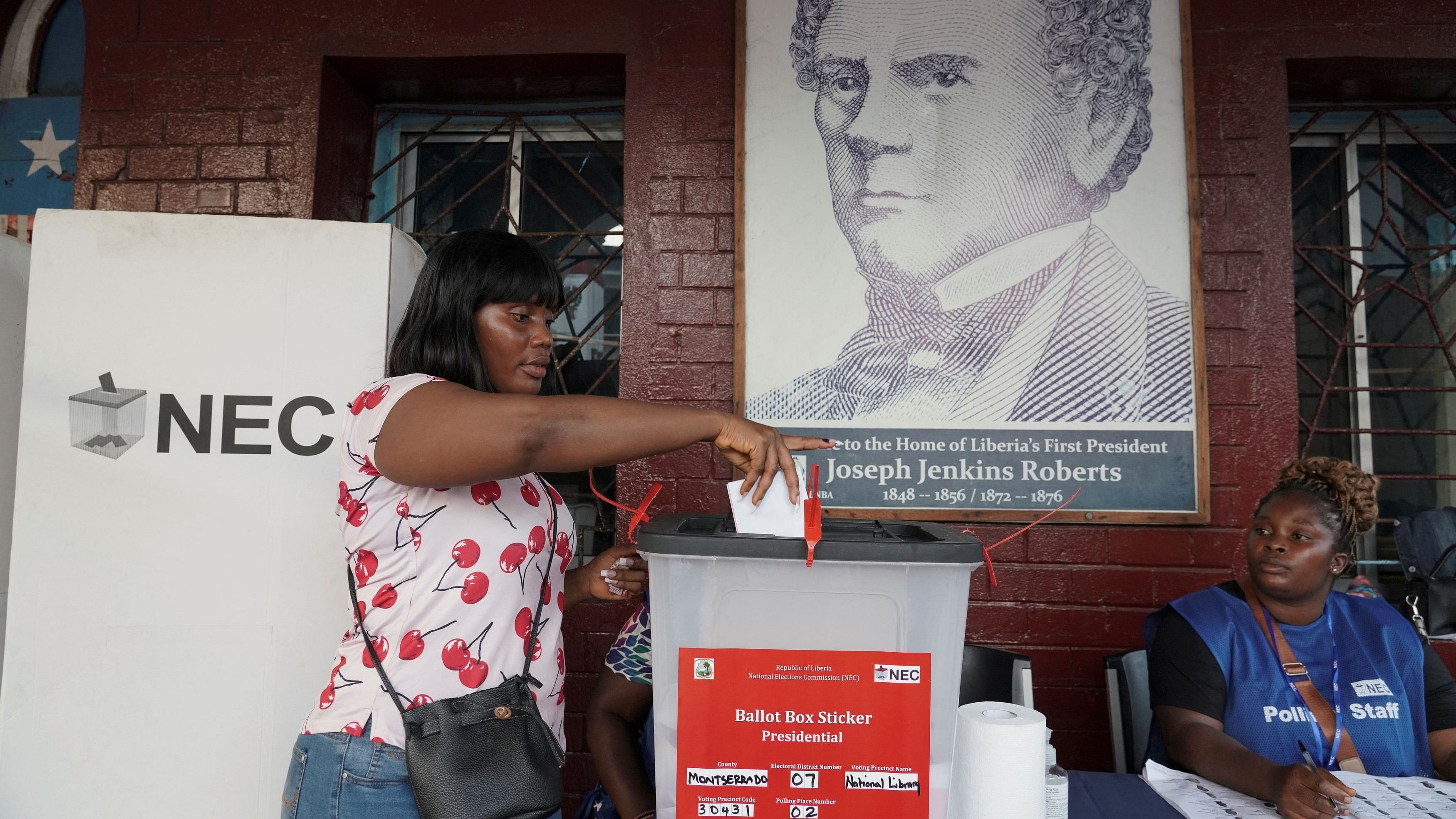 <div class="paragraphs"><p>A woman casts her vote during a run-off election between Liberian President George Weah and former Vice President Joseph Boakai, in Monrovia, Liberia November 14, 2023. </p></div>