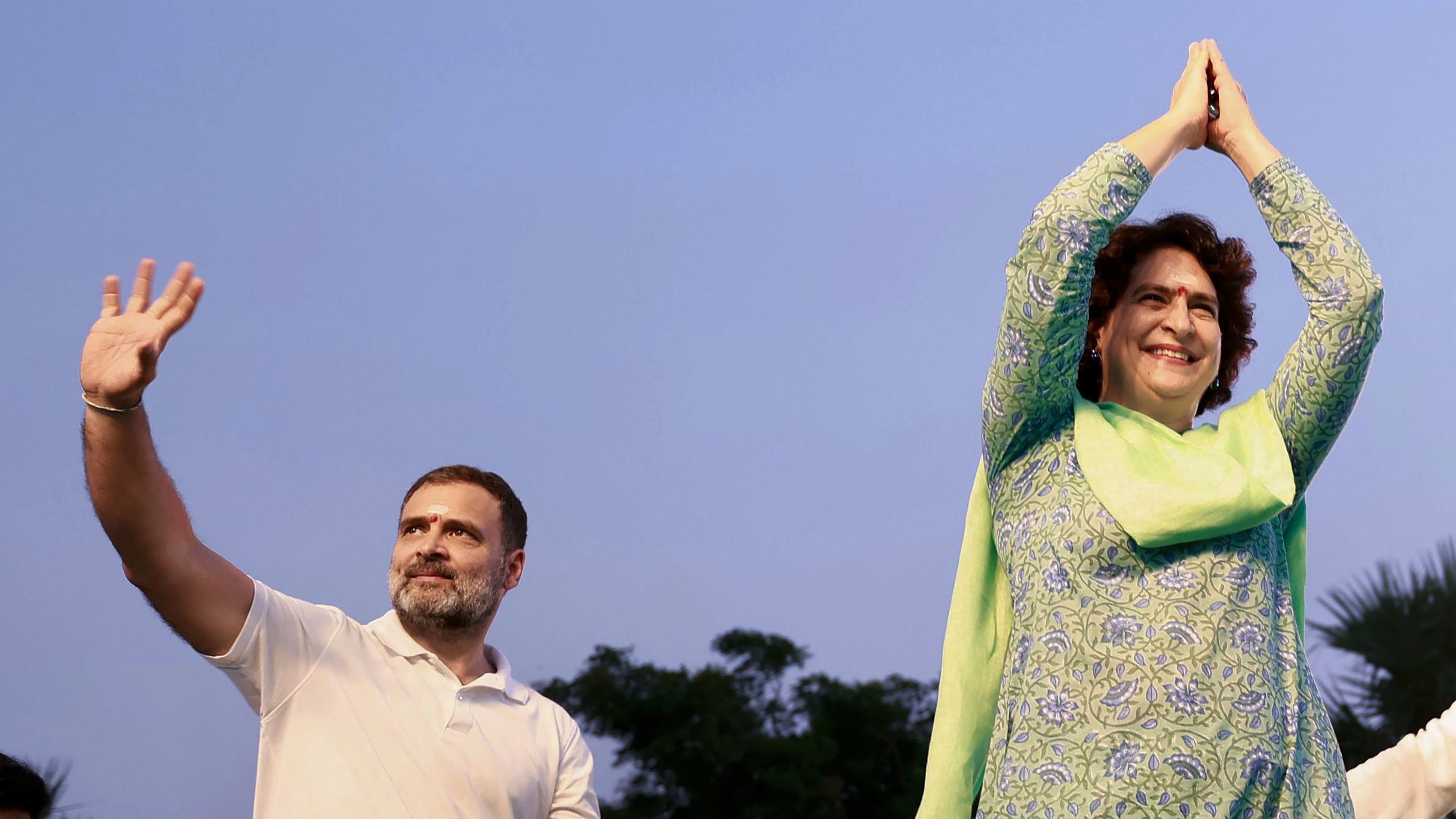 <div class="paragraphs"><p>Mulugu: Congress leaders Rahul Gandhi and Priyanka Gandhi Vadra.</p></div>
