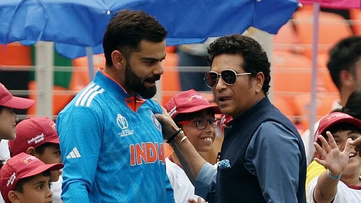 <div class="paragraphs"><p>Virat Kohli with the legendary Sachin Tendulkar</p></div>