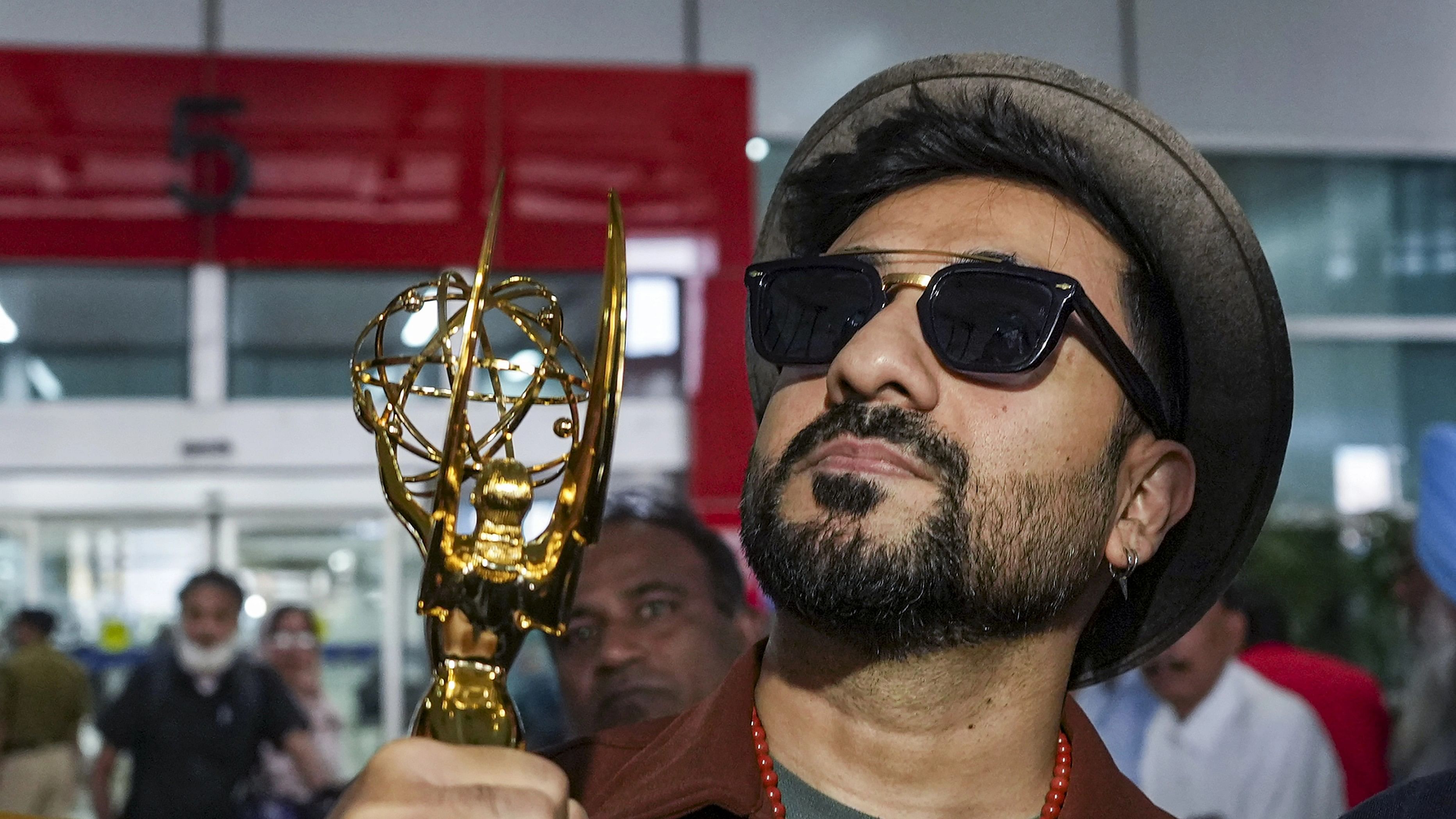 <div class="paragraphs"><p>New Delhi: Actor-comic Vir Das upon his arrival at Indira Gandhi International airport after winning the International Emmy Award for his Netflix stand-up special Vir Das: Landing in the best comedy category, in New Delhi, Wednesday, Nov. 22, 2023. </p></div>