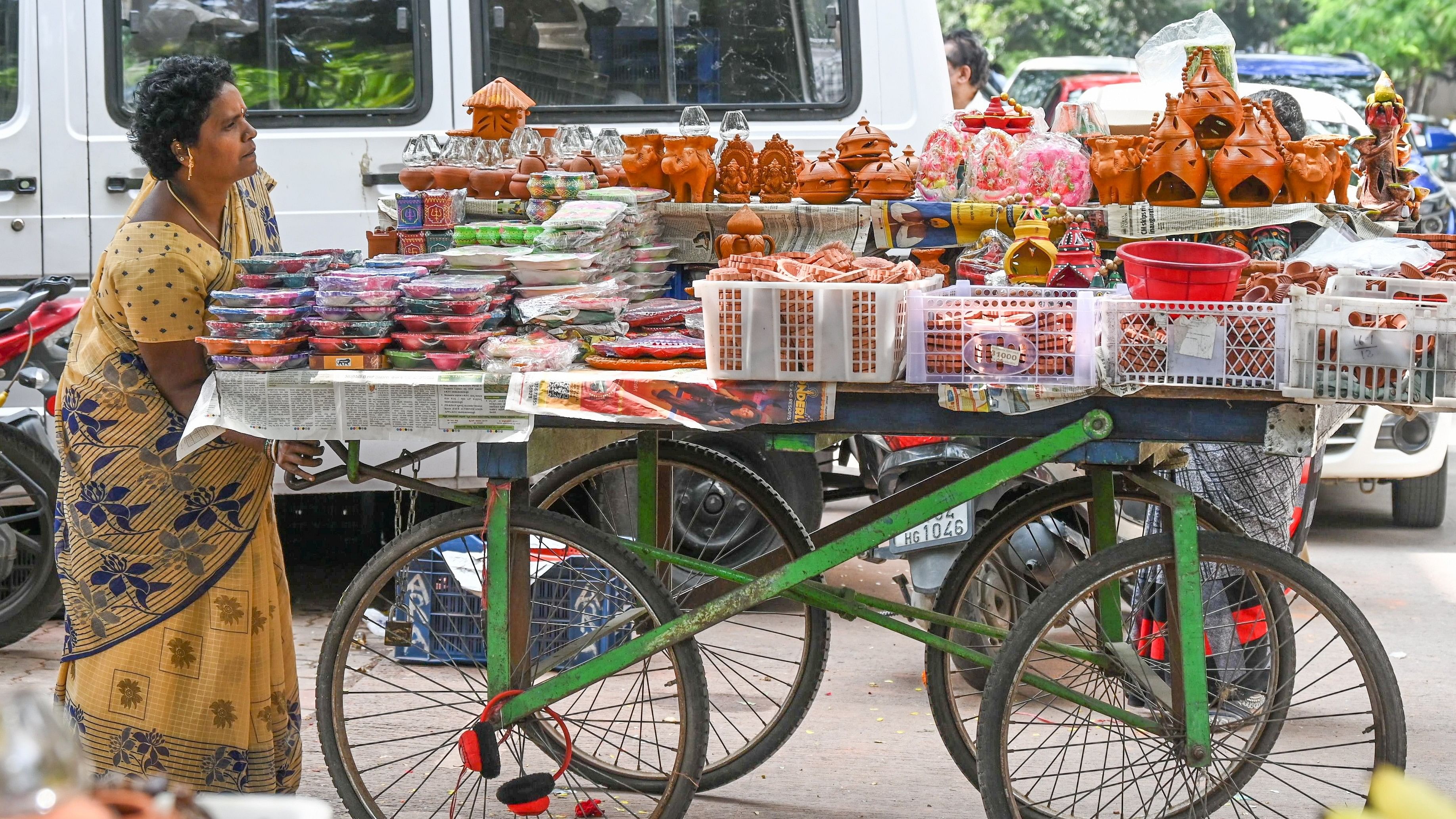 <div class="paragraphs"><p>While permanent shops occupying the footpaths in Jayanagar 4th Block were cleared, some street vendors began selling their ware on pushcarts.&nbsp;</p></div>