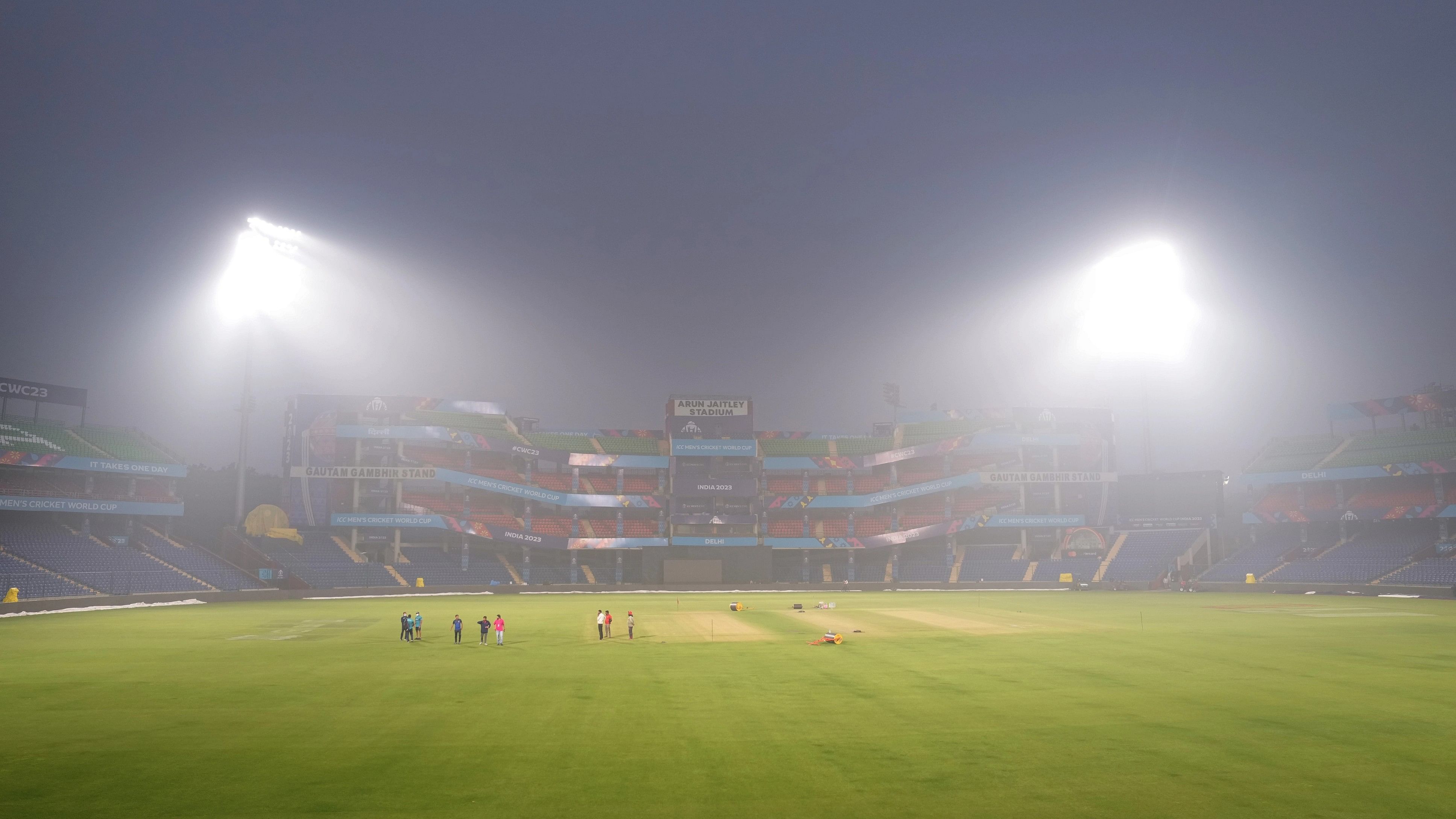 <div class="paragraphs"><p>The Arun Jaitley Stadium amid smog ahead of the ICC Men's Cricket World Cup 2023 match between Sri Lanka and Bangladesh.</p></div>