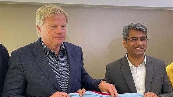 <div class="paragraphs"><p>AIFF president Kalyan Chaubey with Germany and Bayern Munich legend Oliver Kahn</p></div>