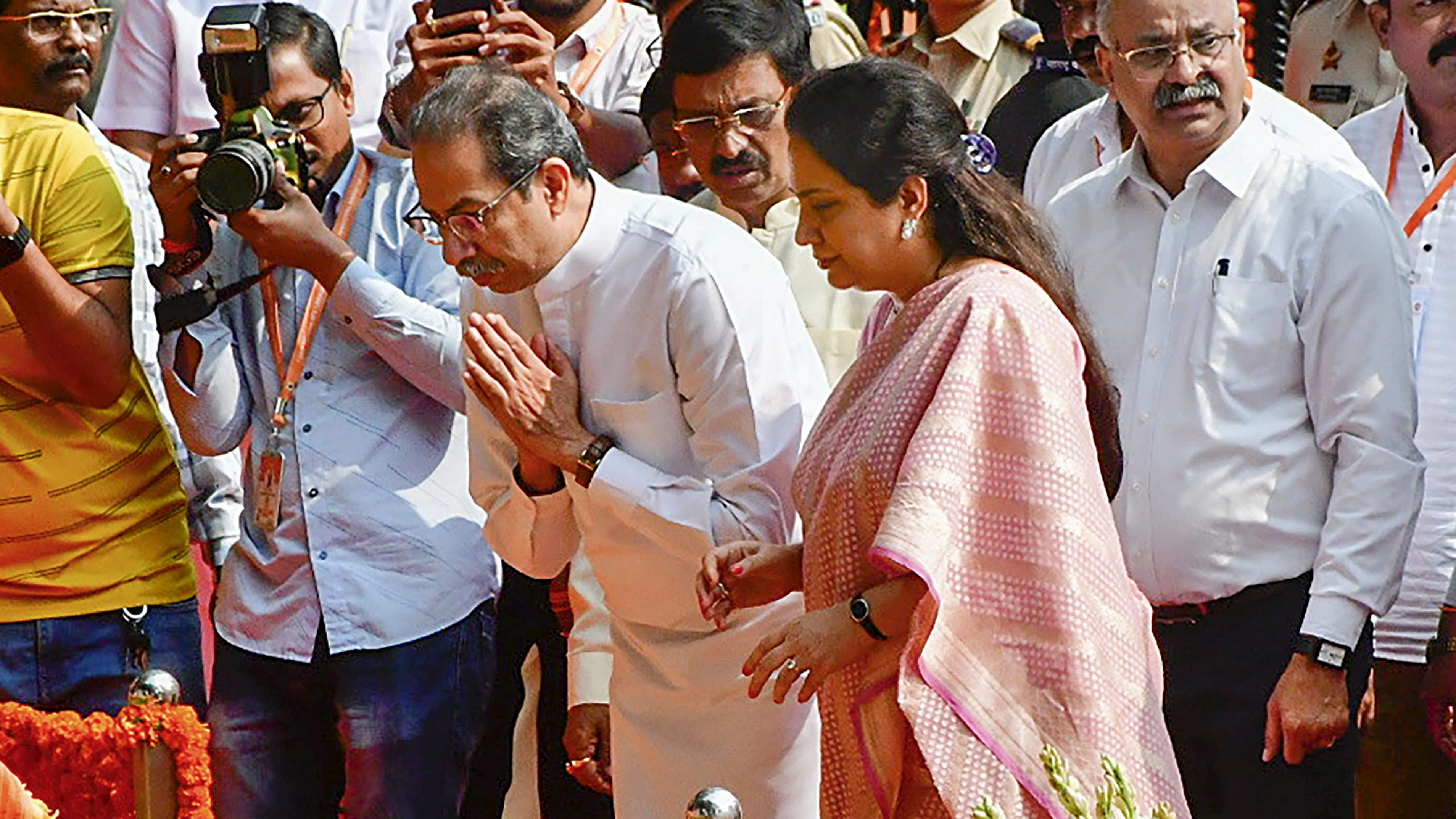 <div class="paragraphs"><p>Shiv Sena (UBT) President Uddhav Thackeray pays tribute to Balasaheb Thackeray on his death anniversary, at Shivaji Park in Mumba.</p></div>