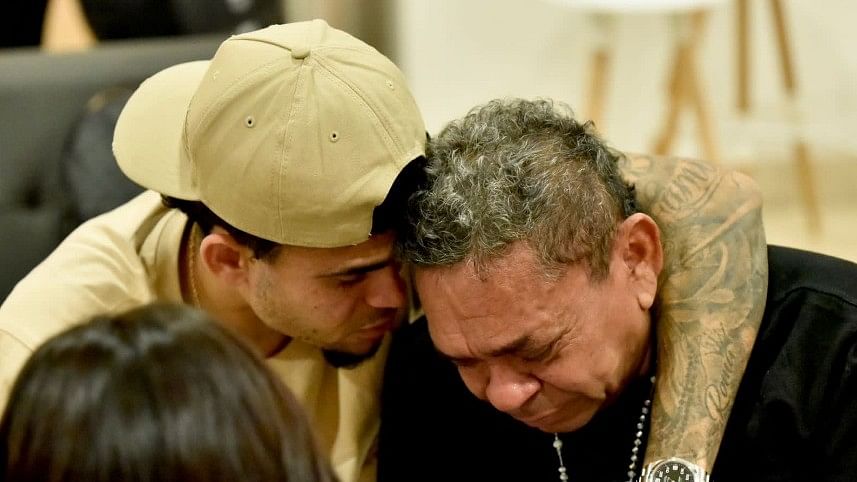 <div class="paragraphs"><p>The Colombian FA shared pictures of the father and son's emotional reunion on X, formerly known as Twitter, with the caption 'we are family.'</p></div>