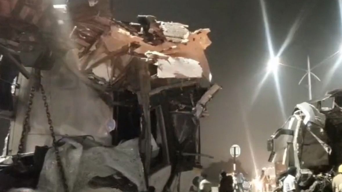 <div class="paragraphs"><p>Screengrab of video showing the crash between two buses.</p></div>