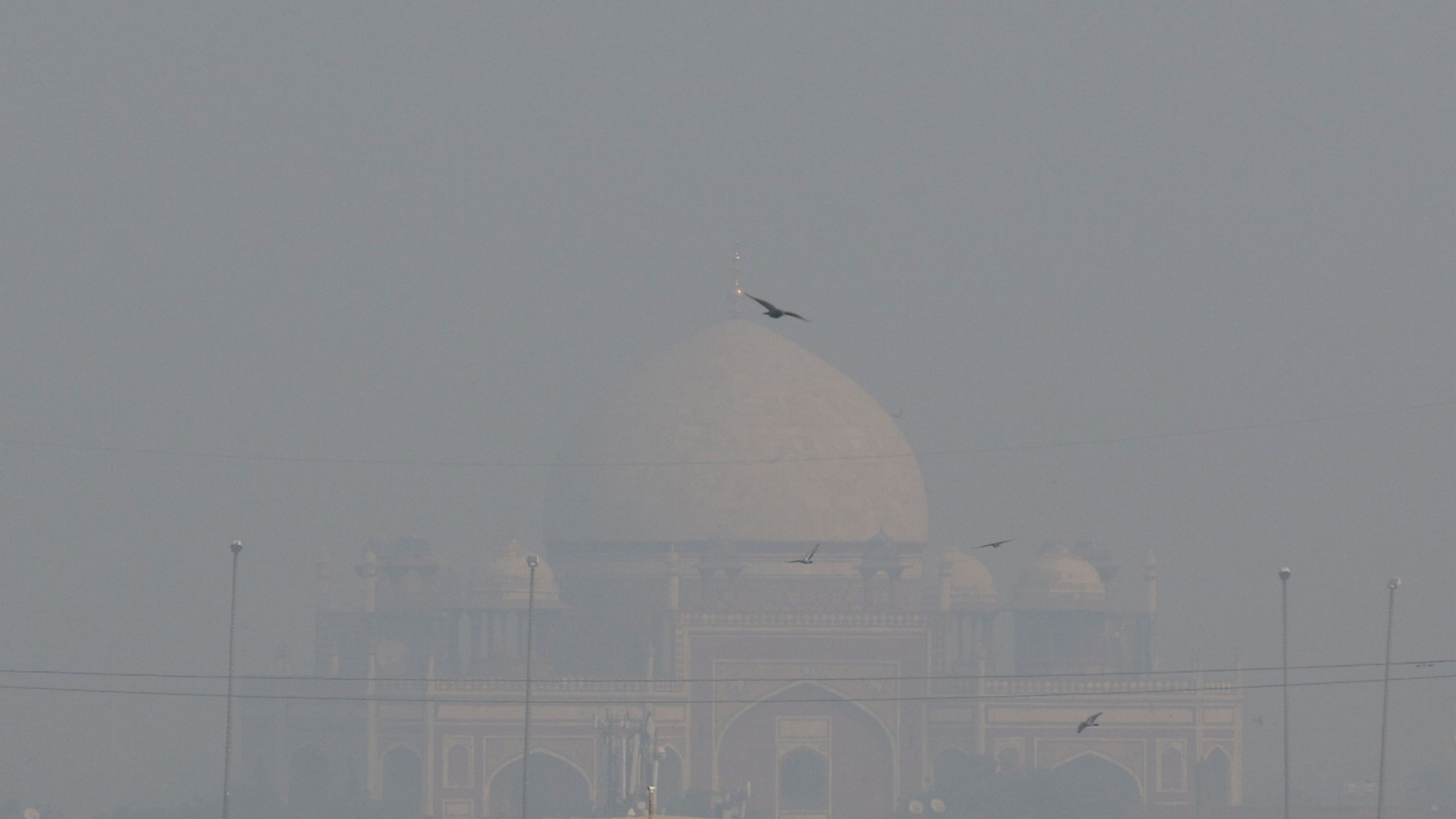 <div class="paragraphs"><p>A view of Humayun's Tomb amidst the morning smog  in New Delhi.</p></div>