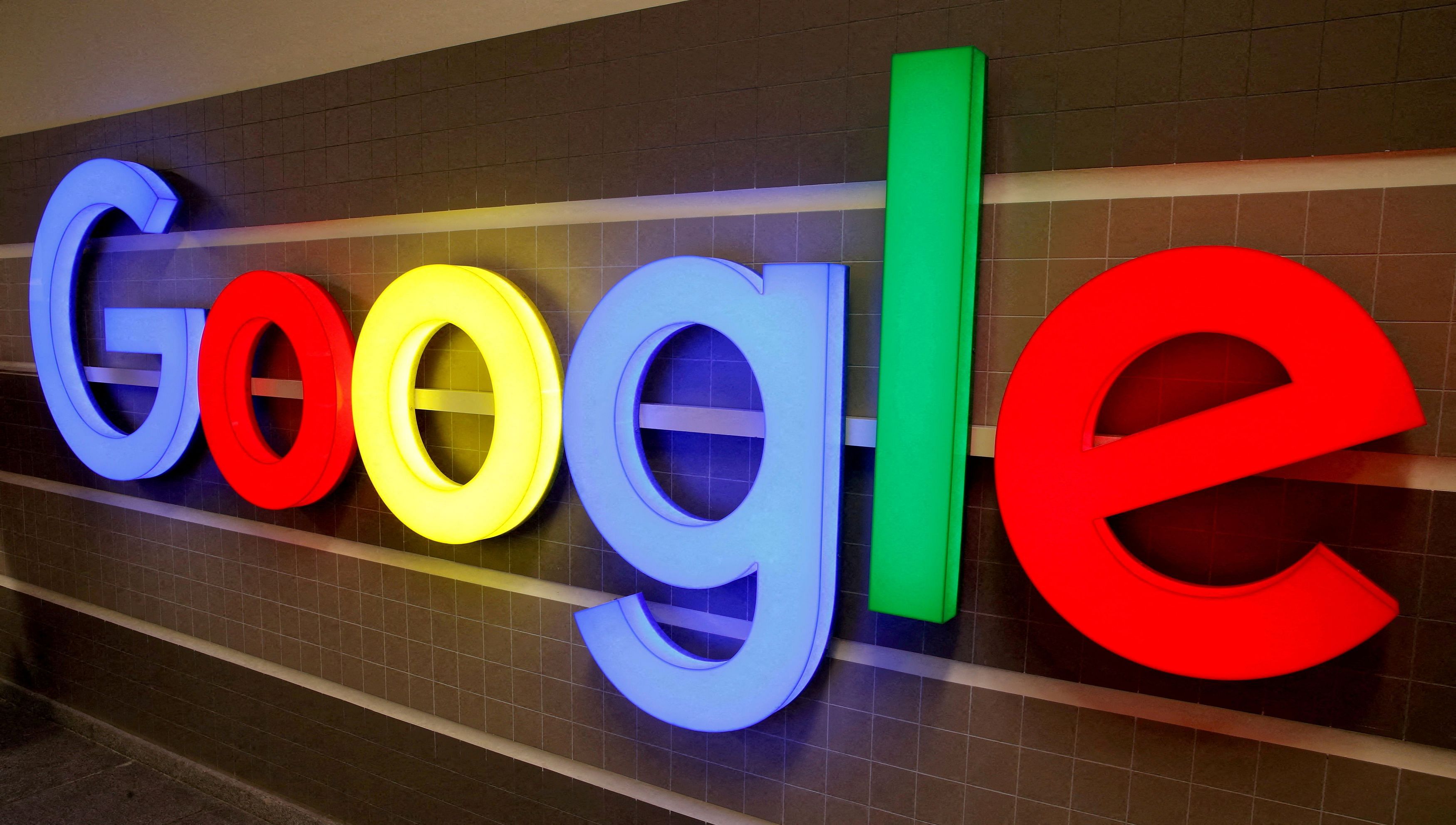 <div class="paragraphs"><p>An illuminated Google logo </p></div>