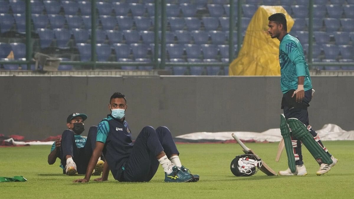 <div class="paragraphs"><p>Bangladesh’s Shoriful Islam and others during a practice session ahead of the ICC Men's Cricket World Cup 2023 match between Bangladesh and Sri Lanka, at Arun Jaitley Stadium, in New Delhi.</p></div>