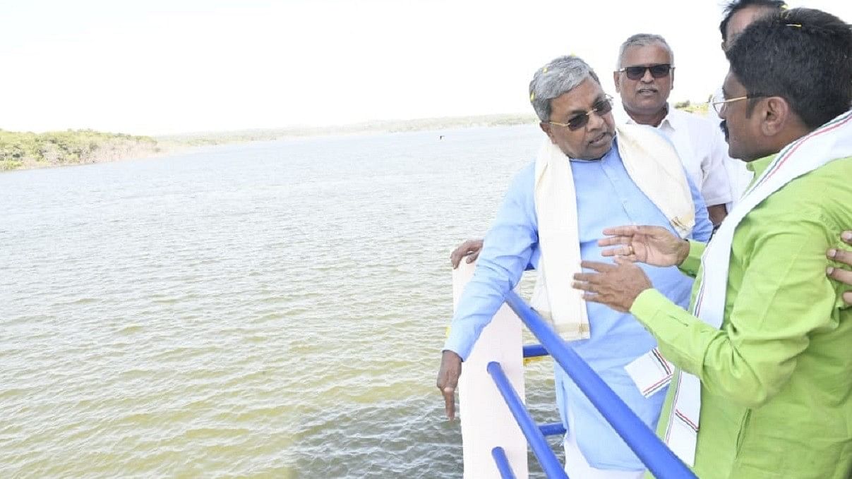 Chief Minister Siddaramaiah at the Yaragol reservoir in Bangarpet taluk of Kolar district on Saturday.