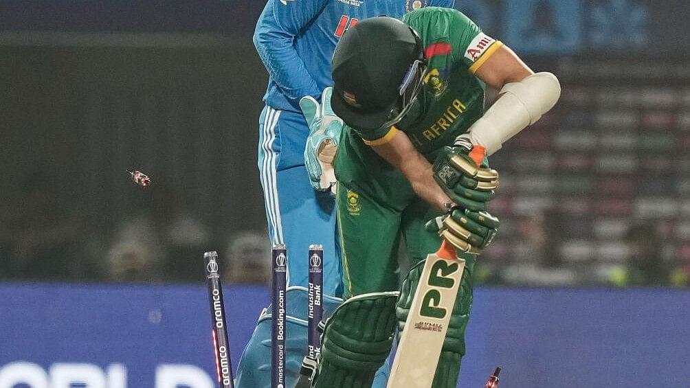 <div class="paragraphs"><p>South African batter Keshav Maharaj being bowled out by Indian bowler Ravindra Jadeja during the ICC Men's Cricket World Cup 2023 match between India and South Africa, at Eden Gardens in Kolkata, Sunday, Nov. 5, 2023.</p></div>