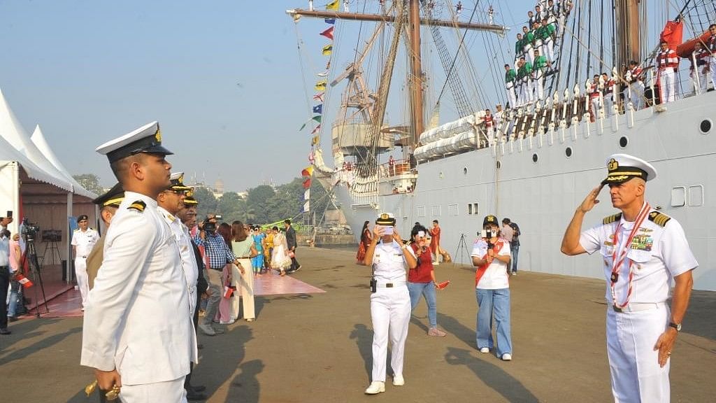 <div class="paragraphs"><p>The ship saluted the flag of the Flag Officer Commanding-in-Chief, Western Naval Command, by firing 15 ceremonial gun salvoes.</p></div>