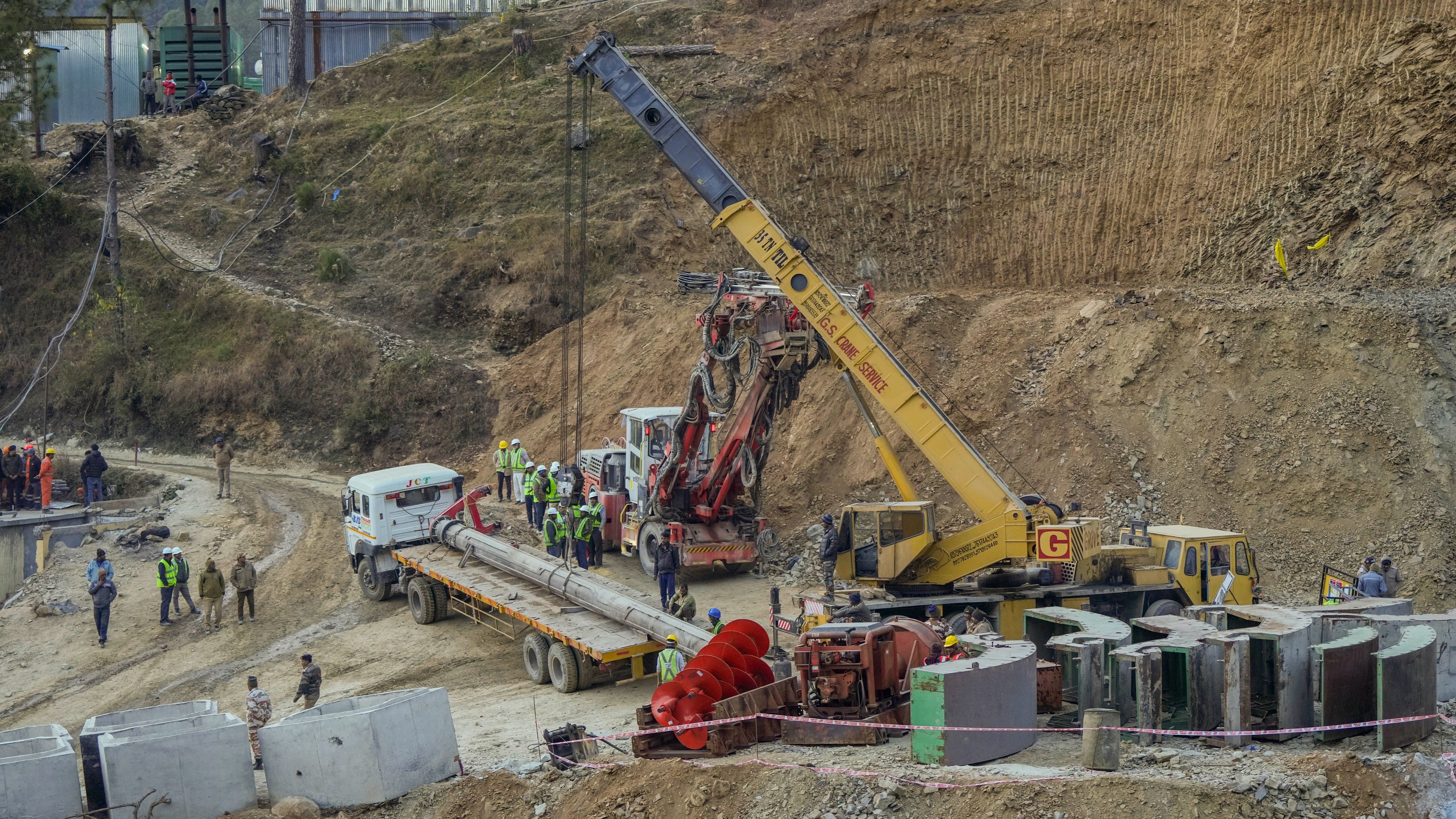 <div class="paragraphs"><p>A vertical drilling machine being brought at the Silkyara Bend-Barkot Tunnel during the rescue operation of 41 workers trapped inside the under-construction tunnel, in Uttarkashi district.&nbsp;</p></div>