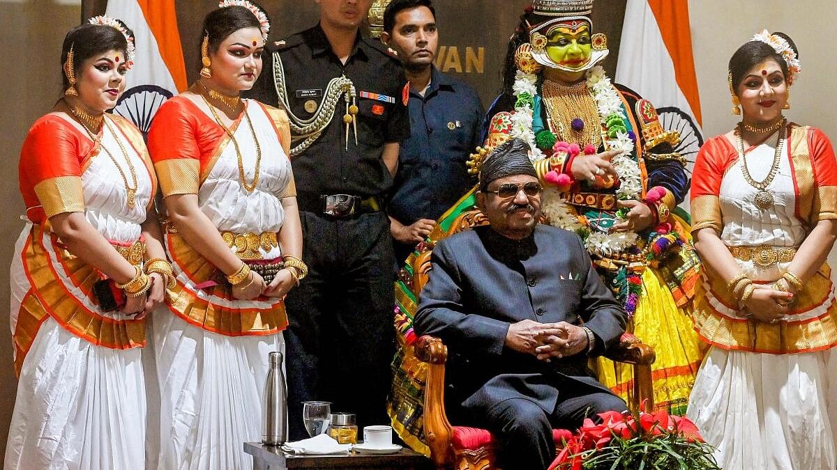 <div class="paragraphs"><p>Bengal Governor CV Ananda Bose poses with the artists from Kerala during the celebration of foundation day of the states and union territories, at Raj Bhavan, in Kolkata.&nbsp;</p></div>