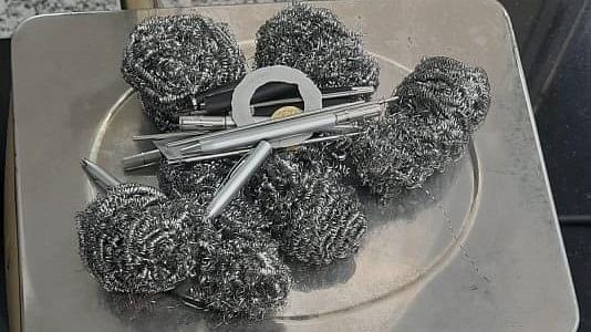 <div class="paragraphs"><p>Gold concealed in stainless steel wool scourer seized at Mangaluru International Airport. </p></div>