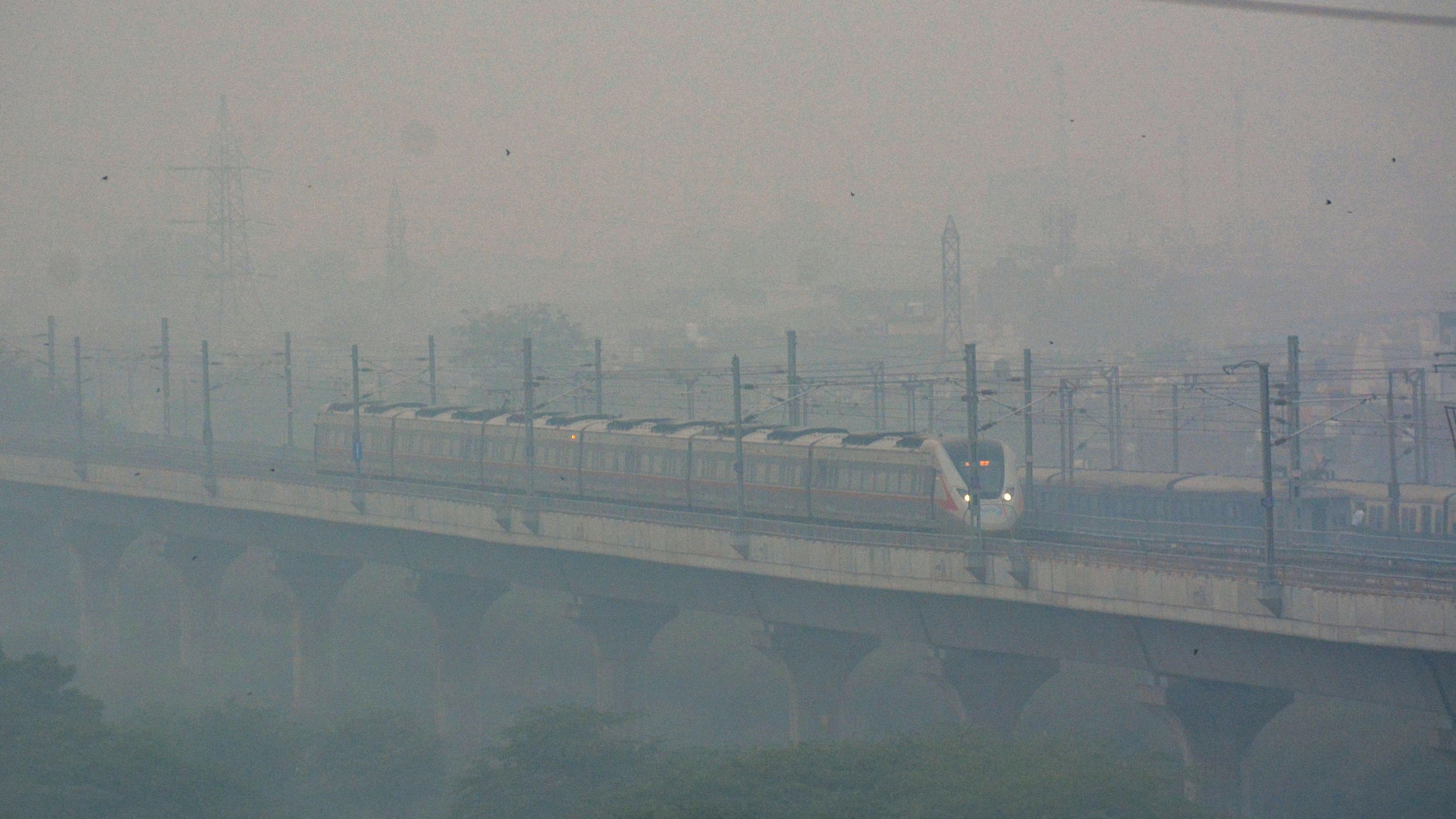 <div class="paragraphs"><p>Smoky haze engulfs the elevated road in Ghaziabad, Thursday, Nov. 2, 2023. </p></div>