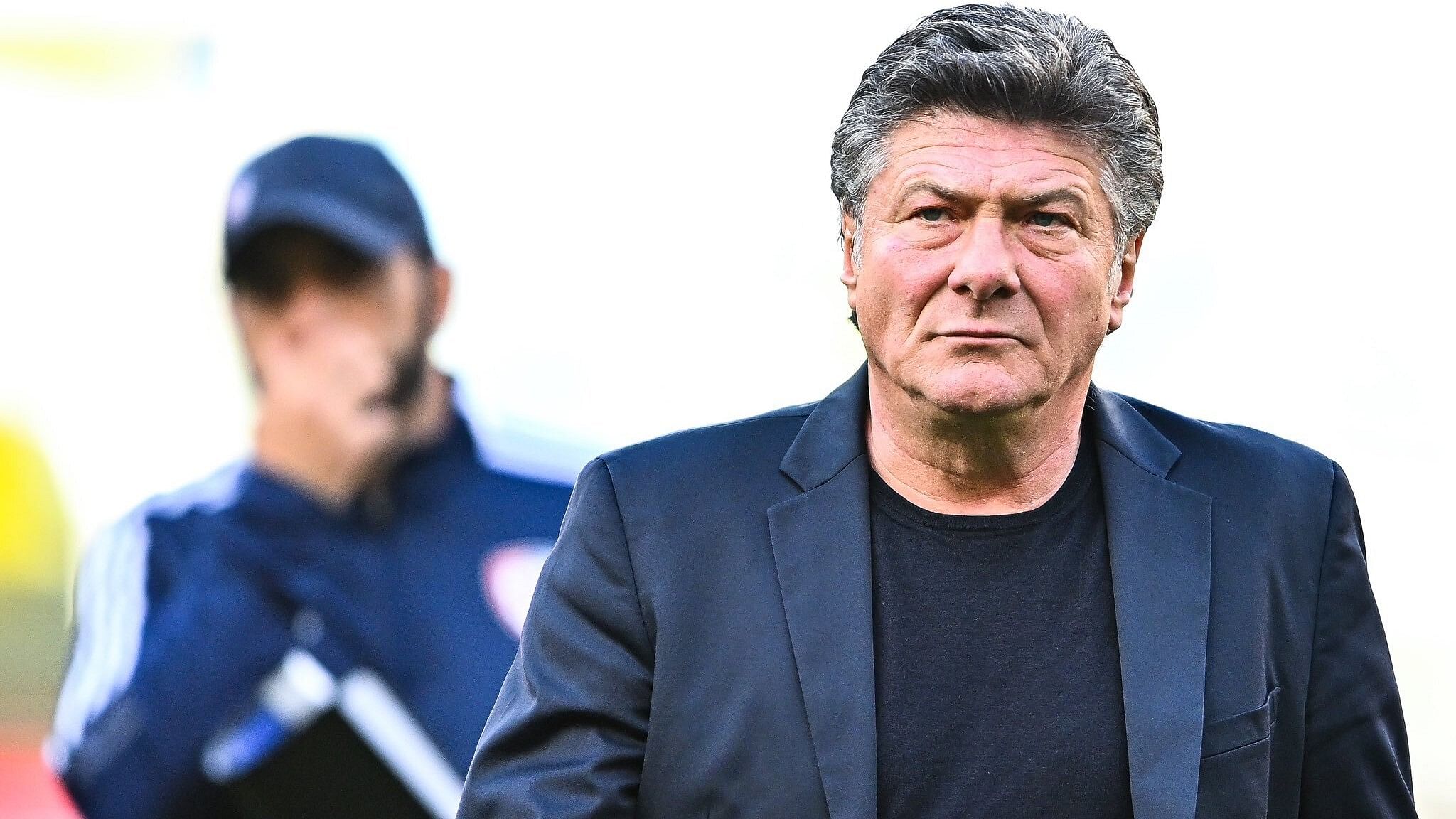 <div class="paragraphs"><p>Walter Mazzarri returns as Napoli manager.</p></div>