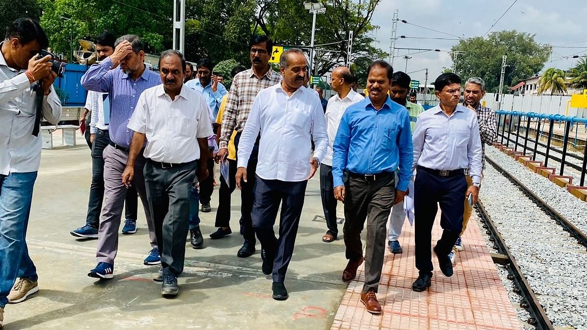 <div class="paragraphs"><p>PC Mohan, Bangalore Central MP, during his visit to the Bangalore Cantonment railway station on Tuesday. </p></div>