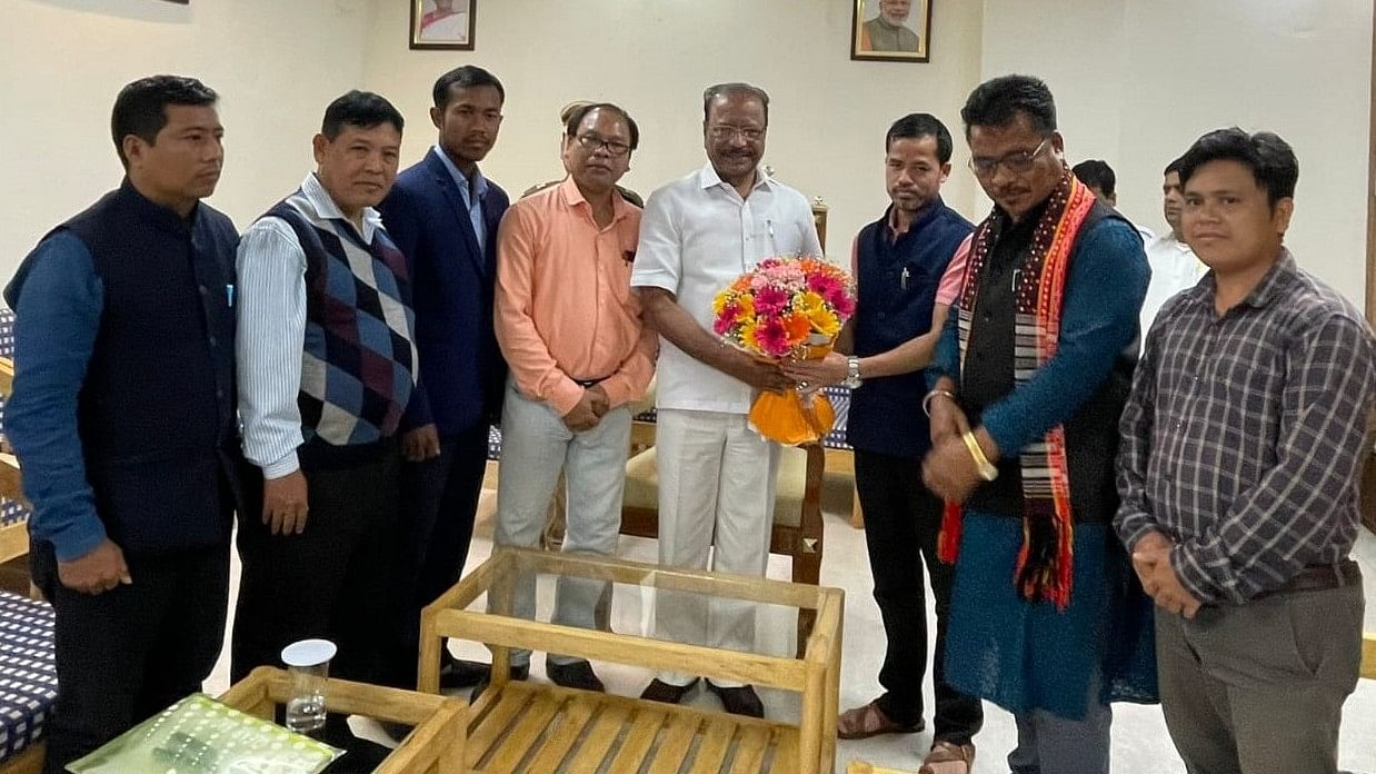 <div class="paragraphs"><p>A delegation of IPFT with Tripura Governor N IReddy at Agartala on Monday, Nov 21, 2023.</p></div>