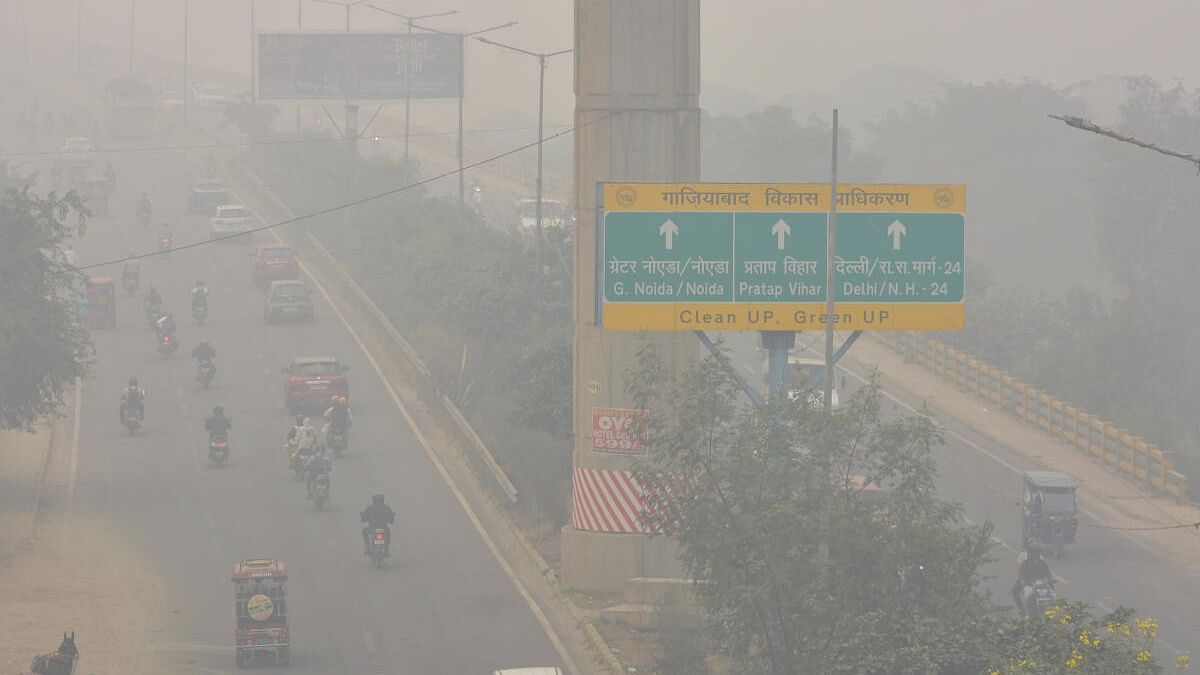 <div class="paragraphs"><p>Smog in Ghaziabad</p></div>