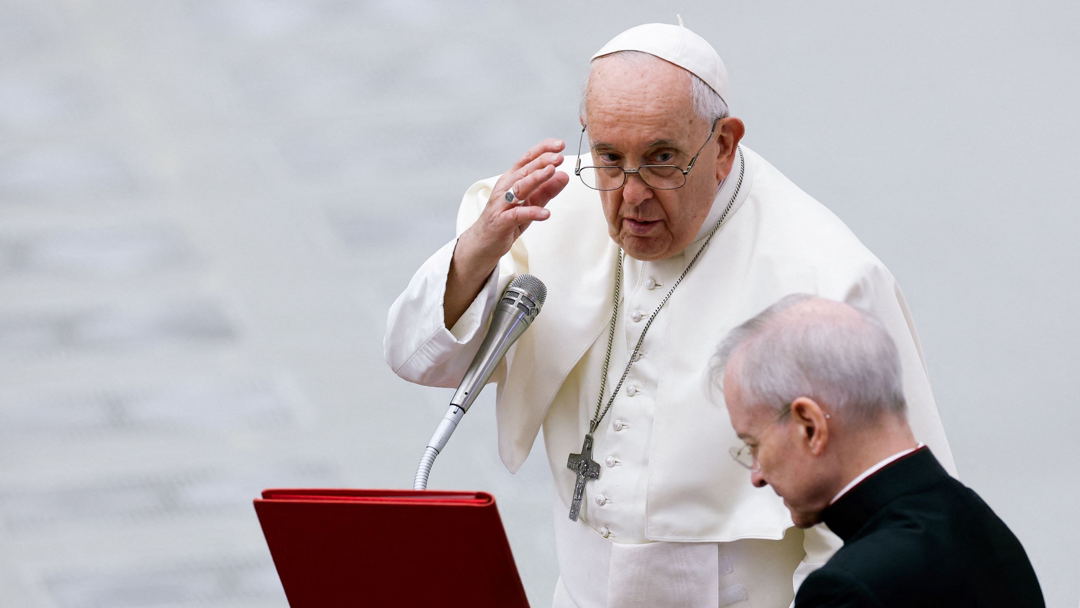 <div class="paragraphs"><p>Pope Francis gestures as he attends a meeting with participants of an international convention of rectors and shrine workers, in Paul VI hall at the Vatican, November 11, 2023. </p></div>