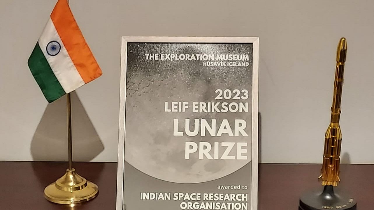 <div class="paragraphs"><p>The Leif Erikson Award is an annual prize given by the Exploration Museum.</p></div>