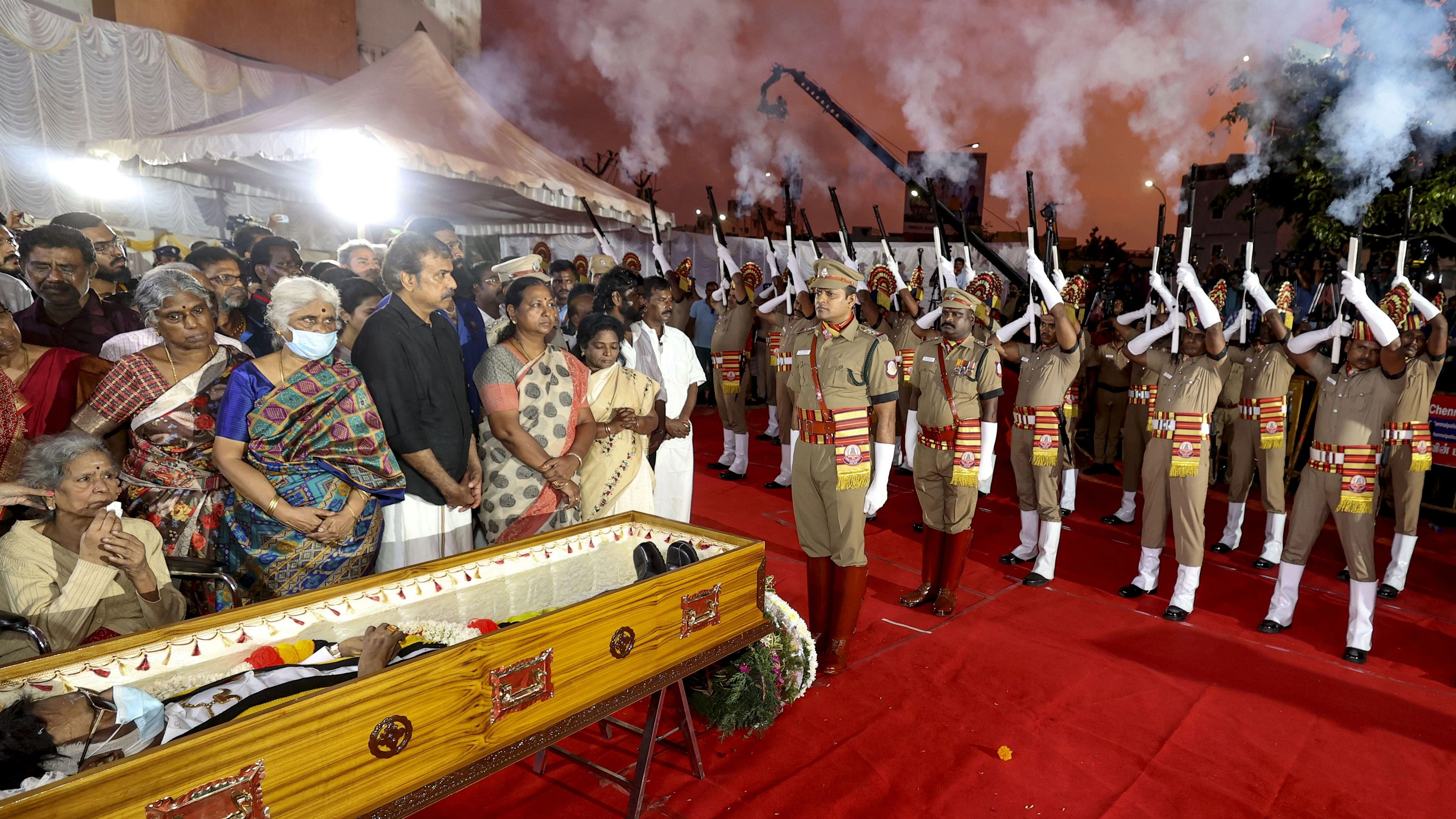 <div class="paragraphs"><p>Gun salute being given to Vijayakanth during his funeral.</p></div>