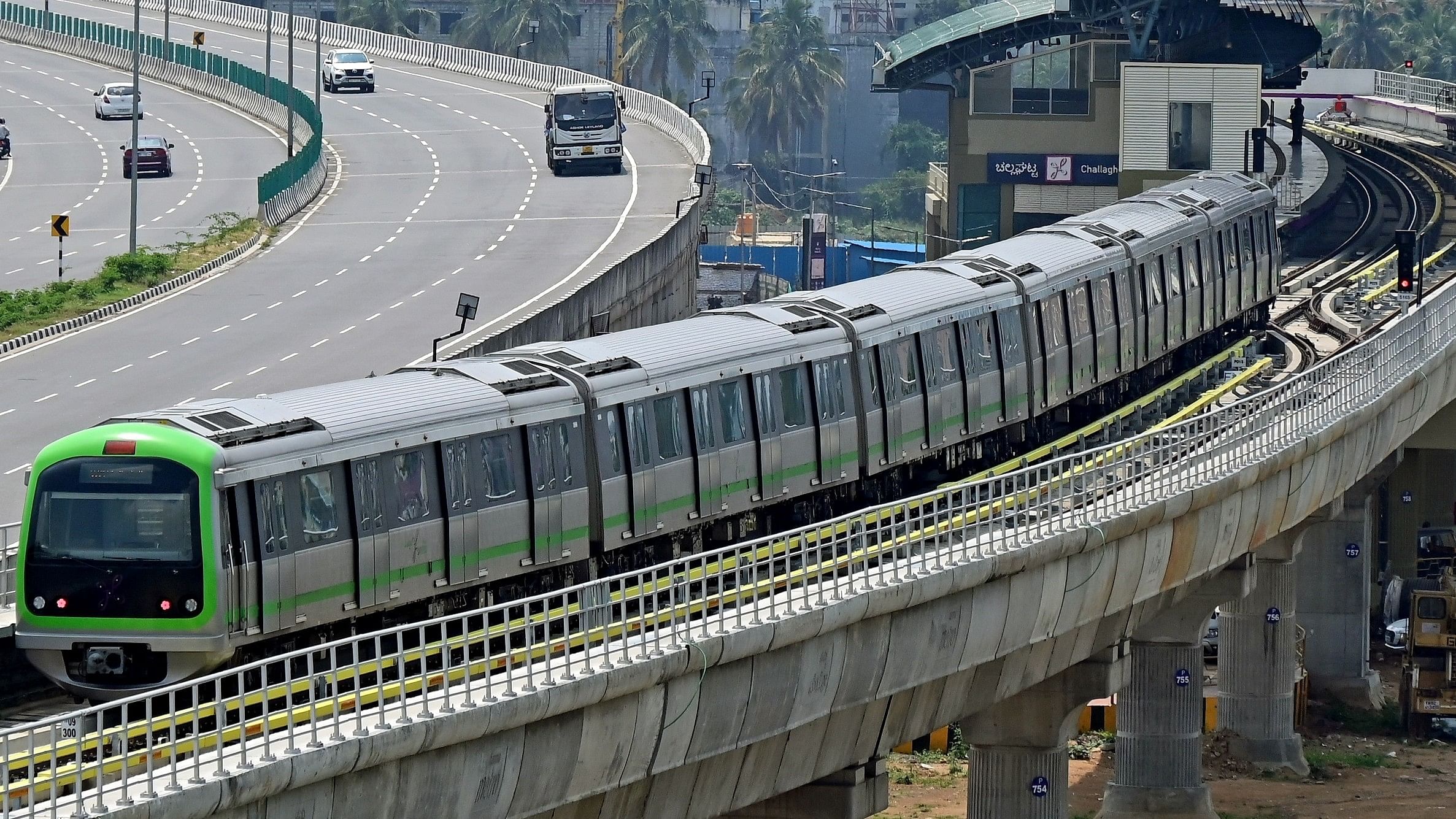 <div class="paragraphs"><p>On average, metro trains ferried only 6.64 lakh passengers per day in November. </p></div>