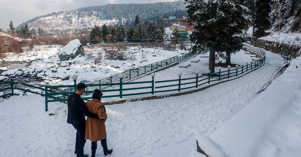 Gulmarg hotels sold out as tourists throng Kashmir for Christmas, New Year Gulmarg hotels sold out as tourists throng Kashmir for Christmas, New Year