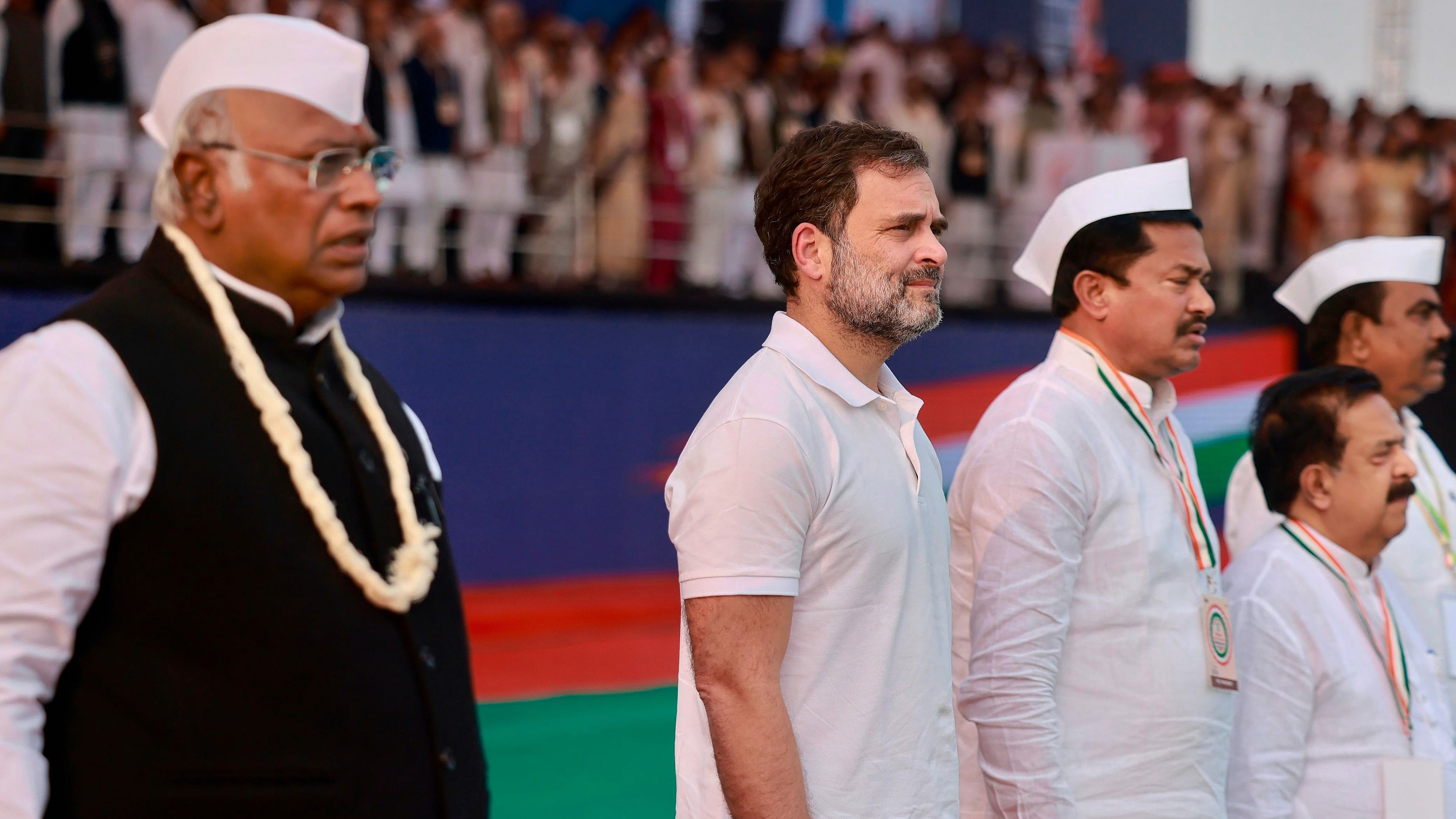 <div class="paragraphs"><p>Congress President Mallikarjun Kharge with party leaders Rahul Gandhi and Nana Patole during party's 'Hain Tayyar Hum' rally organised on party's foundation day, in Nagpur, Thursday, Dec. 28, 2023.</p></div>