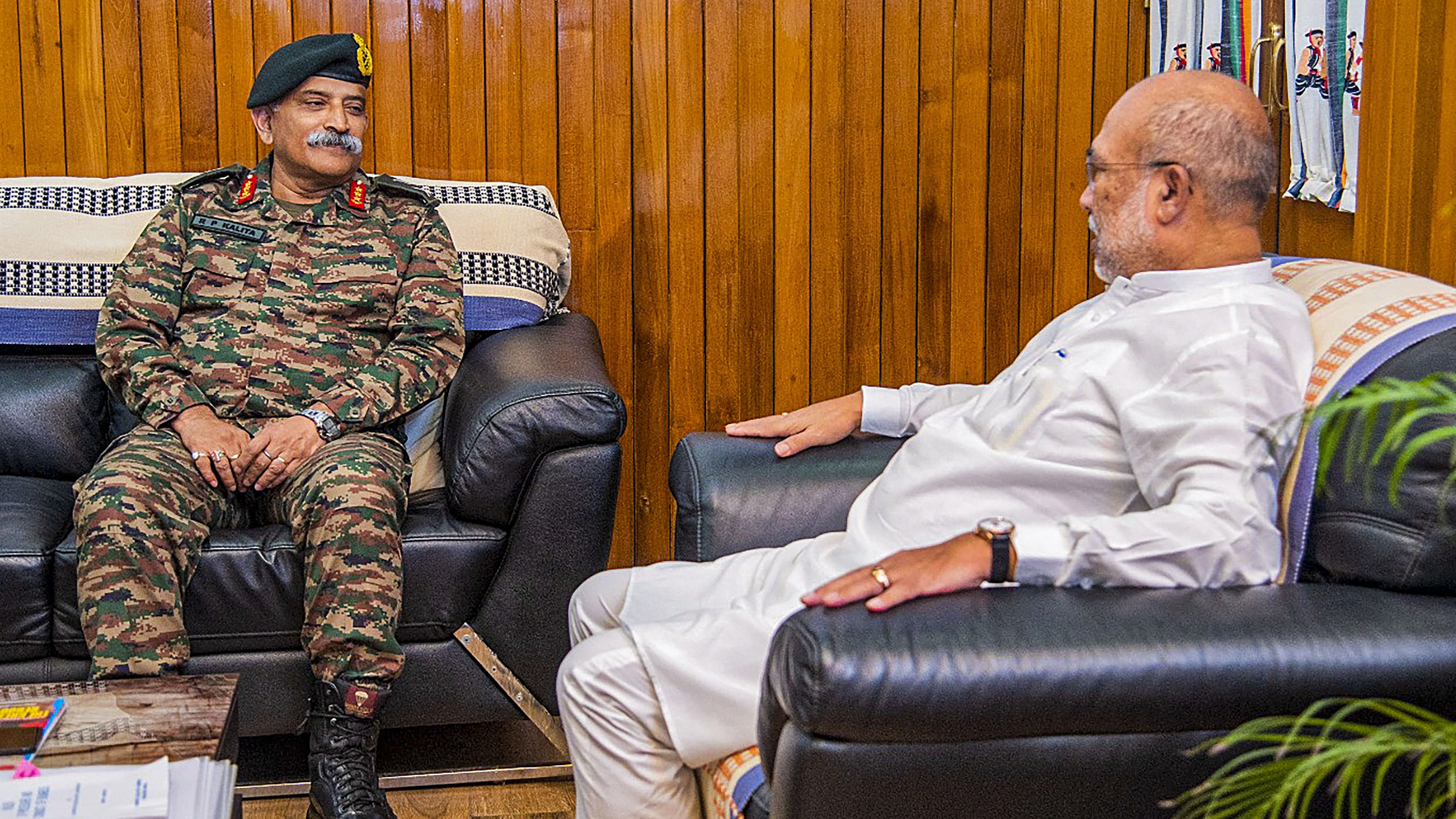 <div class="paragraphs"><p>File Photo: Manipur Chief Minister N Biren Singh and Lt. Gen. R P Kalita, General Officer Commanding-in-Chief of the Indian Army's Eastern Command, during a meeting at his Secretariat, in Imphal,  Aug 29, 2023.</p></div>