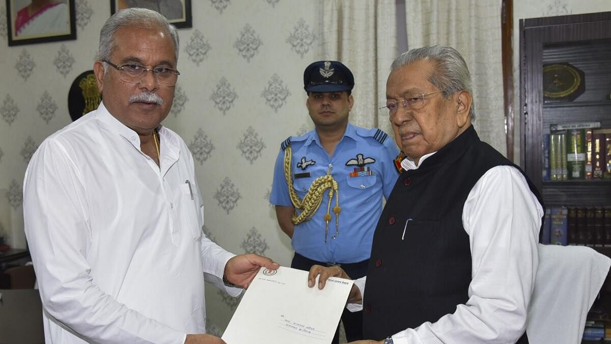 <div class="paragraphs"><p>Chhattisgarh Governor Biswabhusan Harichandan receives Congress leader Bhupesh Baghel's resignation as the state chief minister, at Raj Bhavan, in Raipur.</p></div>