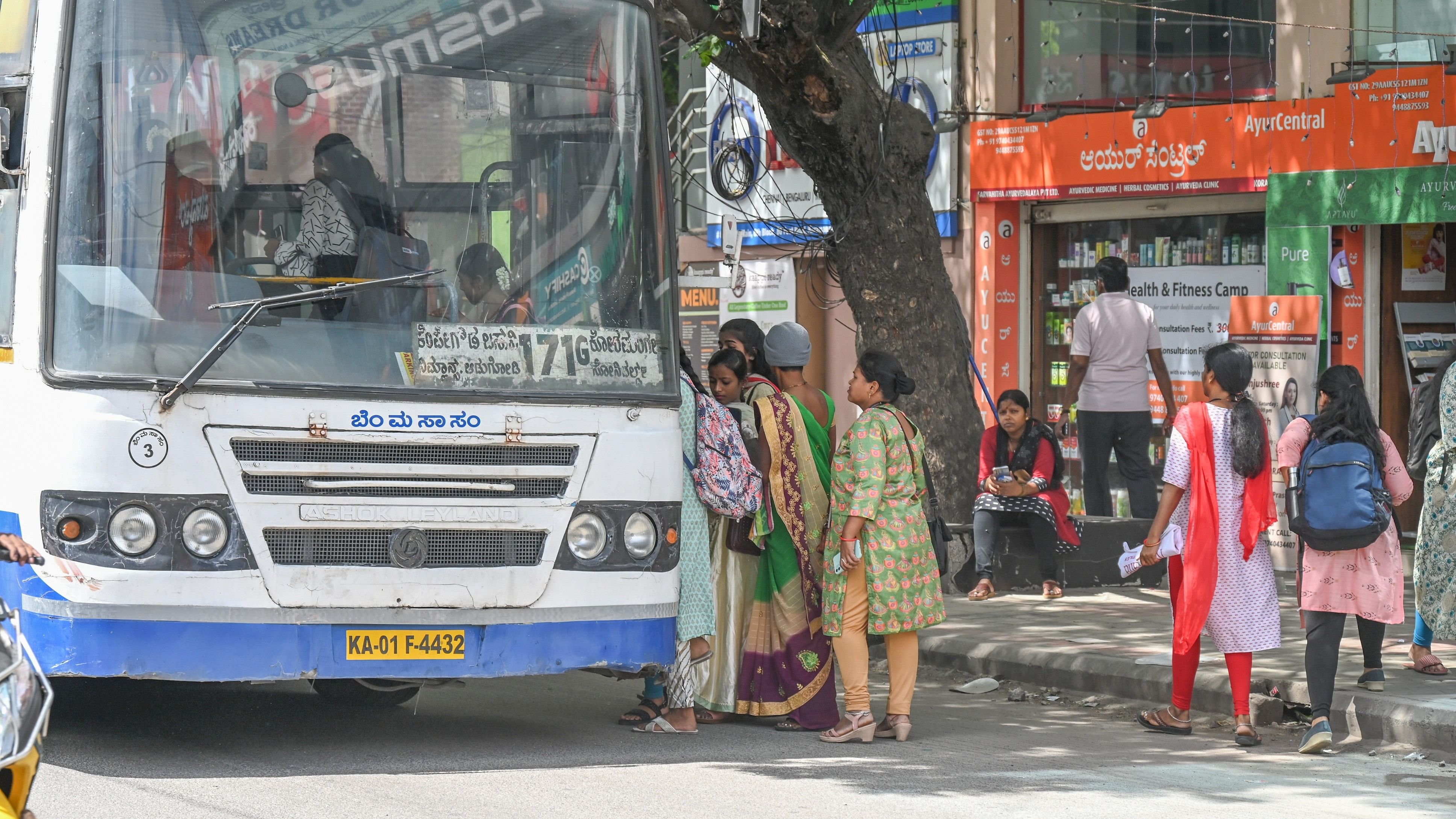 <div class="paragraphs"><p>File photo of passengers boarding a BMTC bus.</p></div>