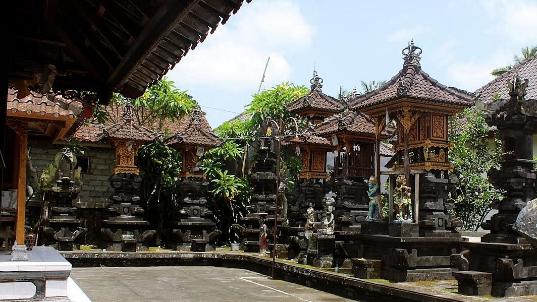 <div class="paragraphs"><p>Inside one of the family temples in Bali. </p></div>