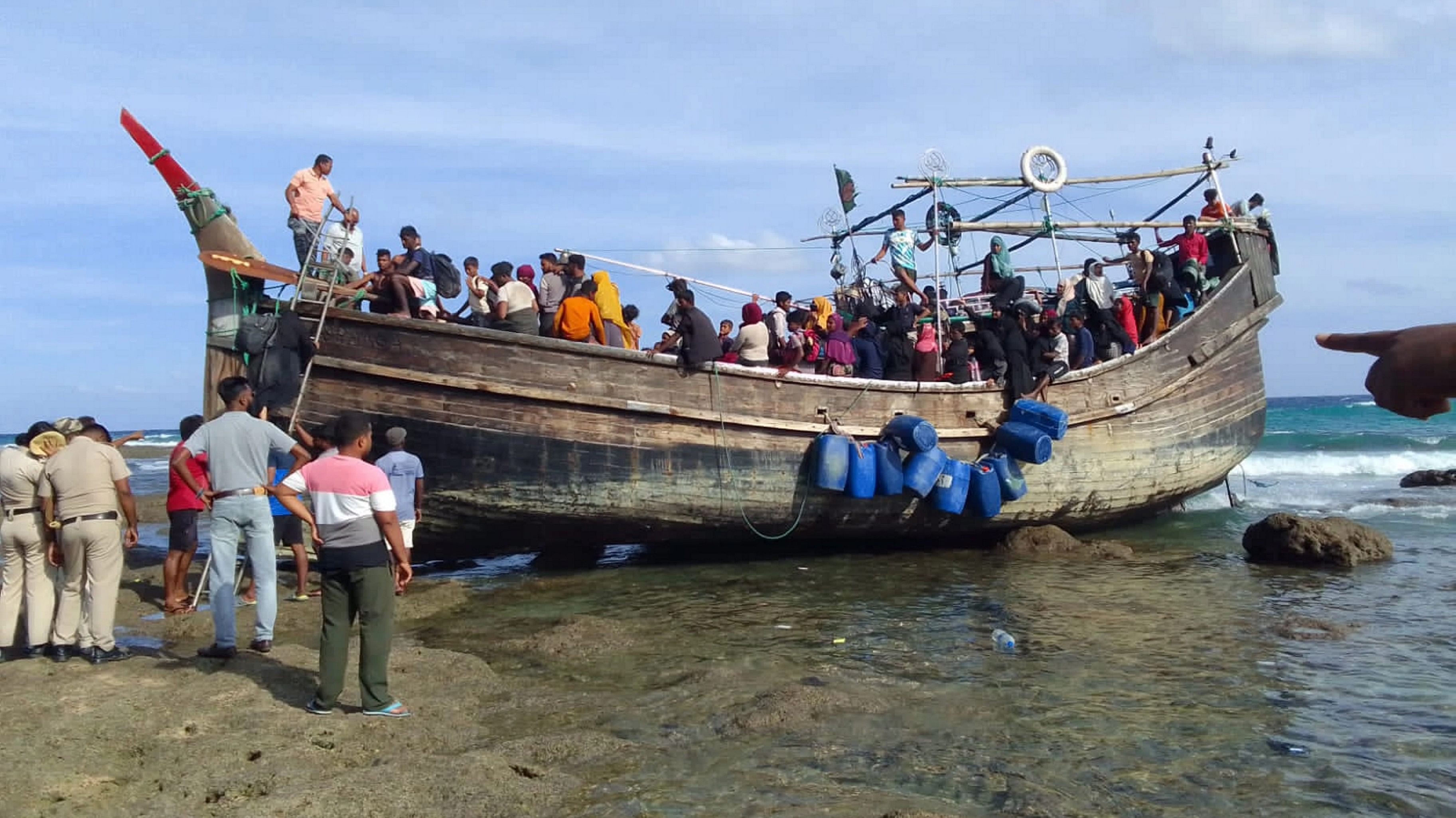 <div class="paragraphs"><p>Security personnel intercept a boat carrying suspected Rohingya refugees in Andaman and Nicobar Islands.</p></div>
