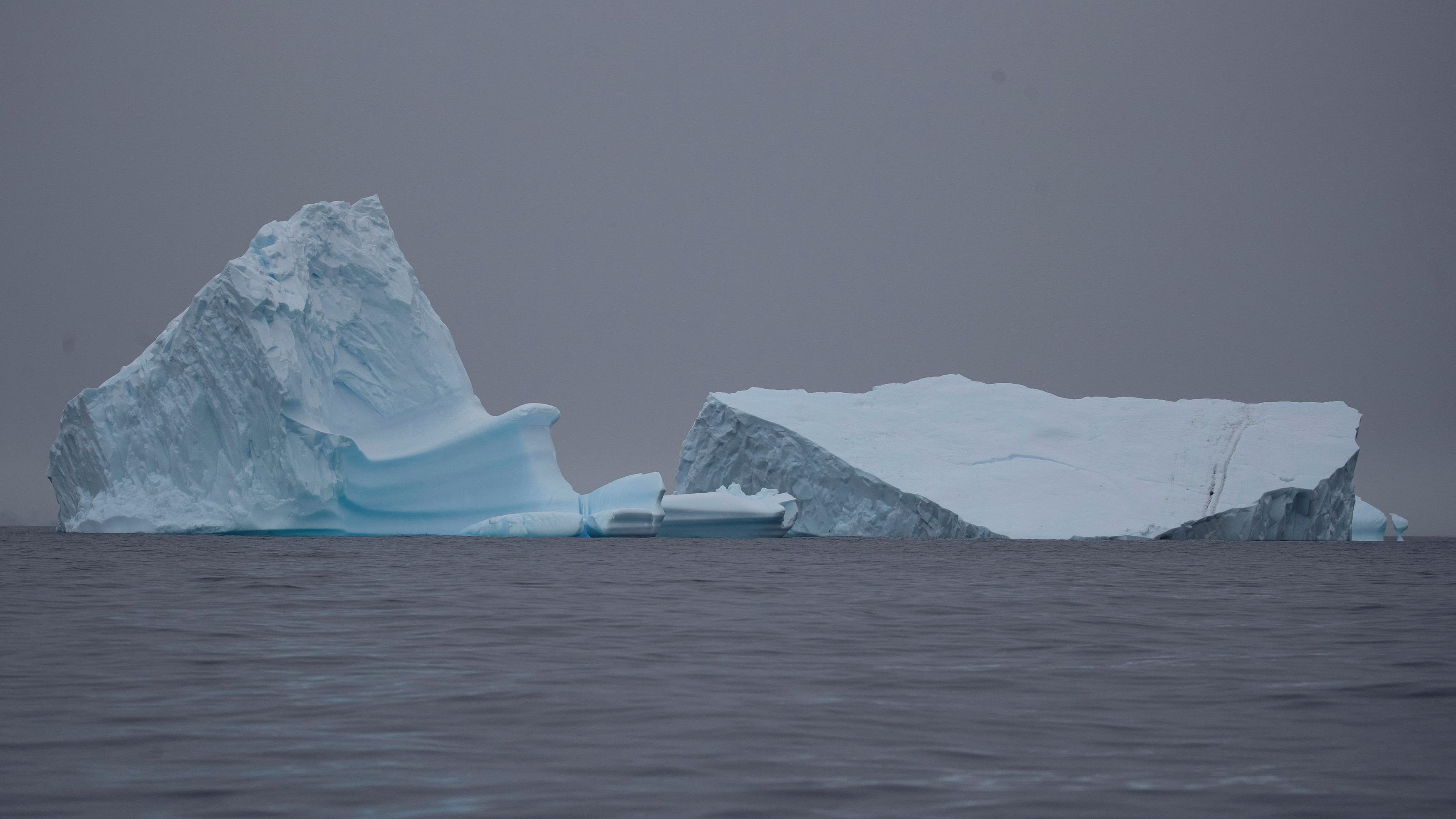 <div class="paragraphs"><p>An image of an iceberg in Antarctica.</p></div>